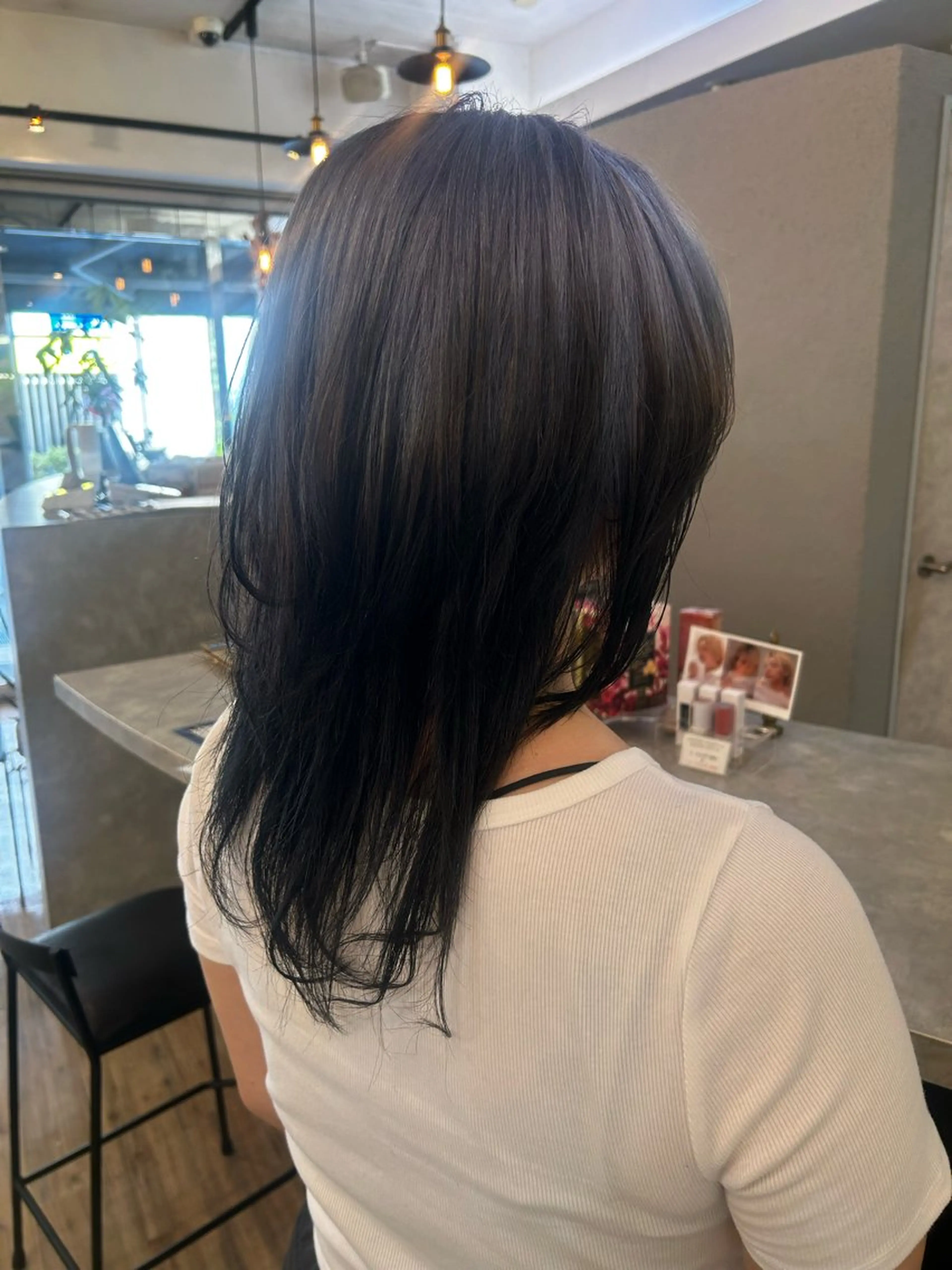 セミロング カラー ブリーチ／ヘアセット 🪞🌙minamiのヘアスタイル