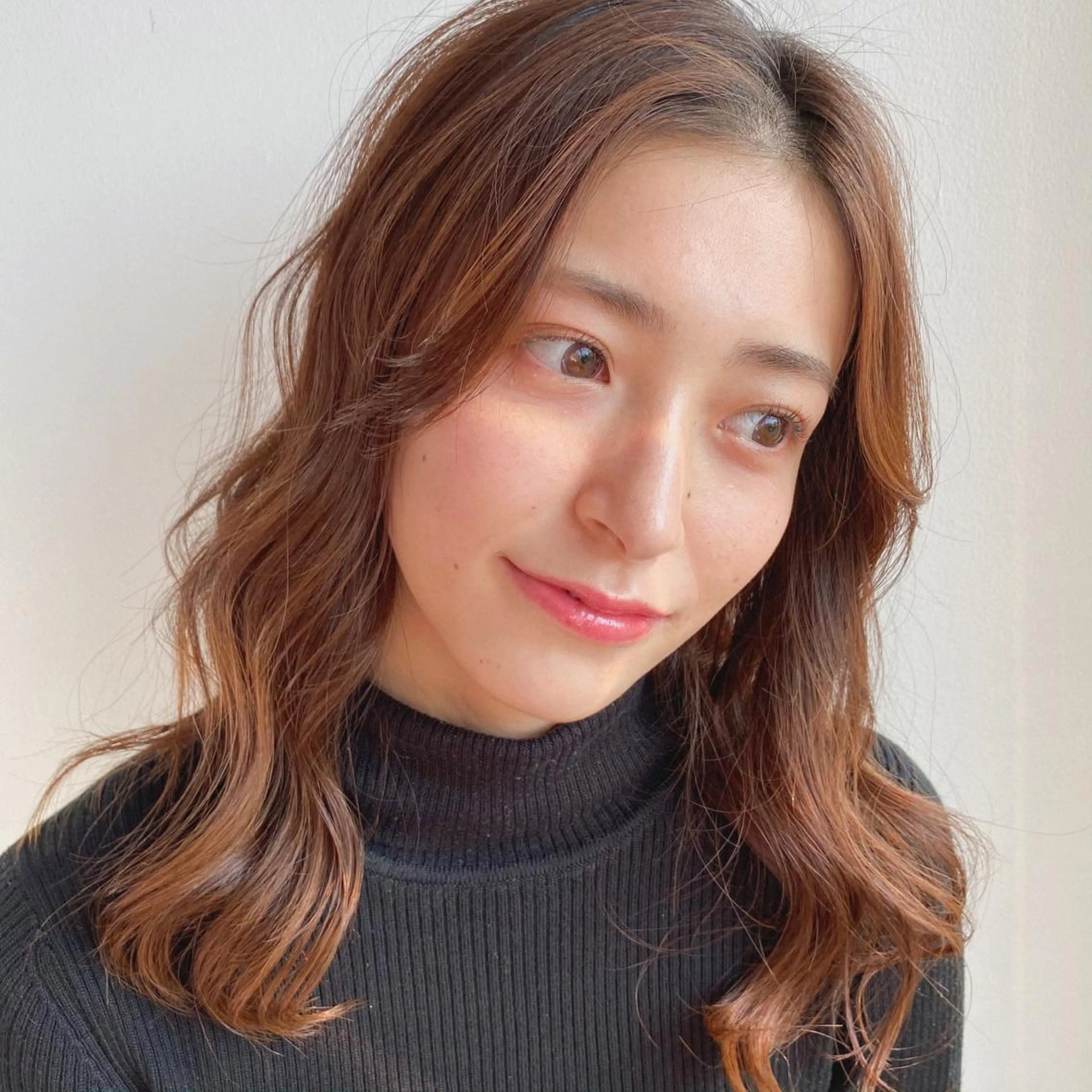 セミロング 🌼透明感艶カラー オリーブ🌼河村咲のヘアスタイル
