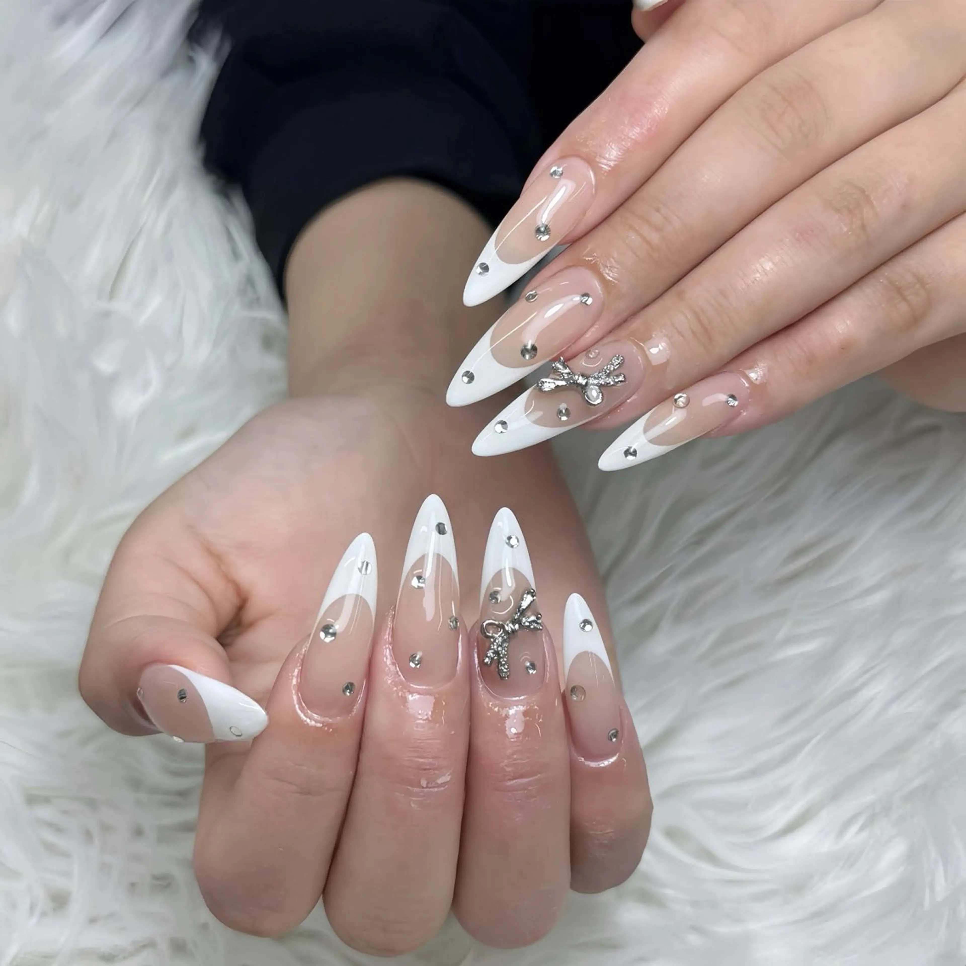 ネイル アートネイル フレンチネイル ジェルネイル ガーリー キラキラネイル ハンドネイル ハンドケア Nova Nail Shinsaiのネイルデザイン