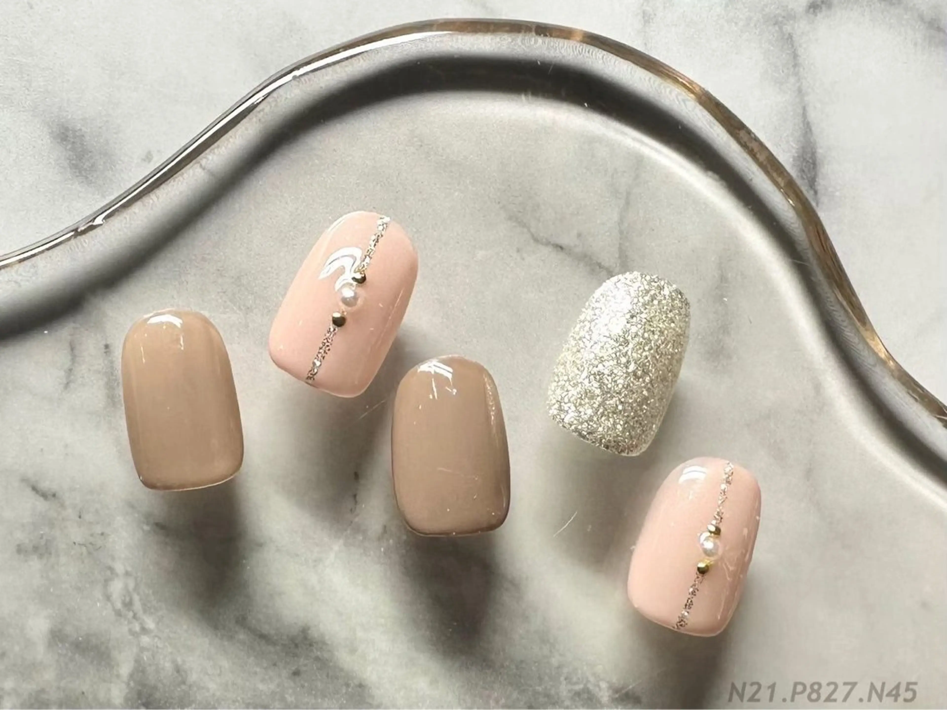 ネイル シンプルネイル 岡矢joieange 心斎橋店のネイルデザイン