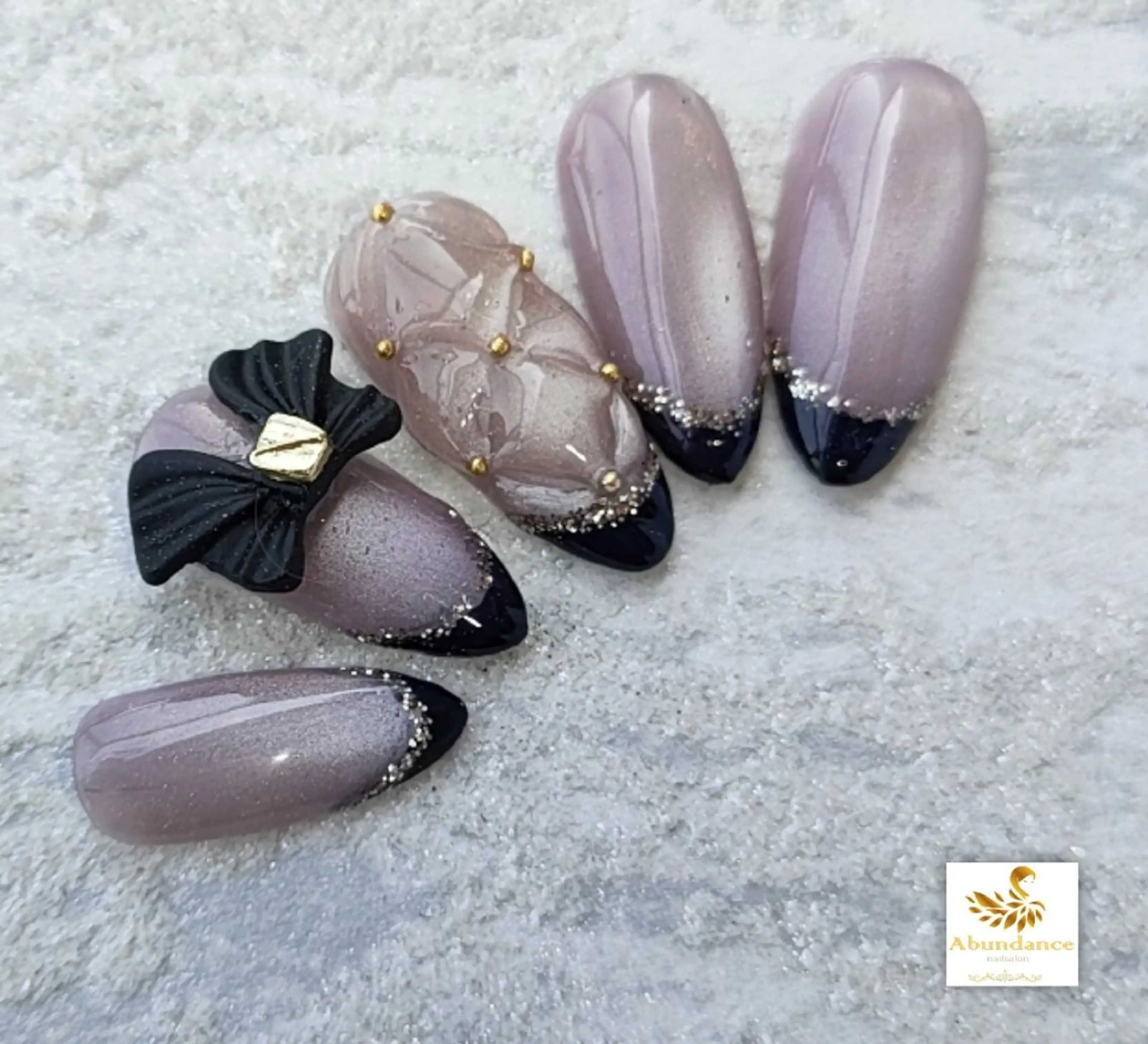 ネイル フレンチネイル ガーリー 氷ネイル・うるうるネイル マグネットネイル ハンドネイル 完全予約制個室サロン Abundancesのネイルデザイン