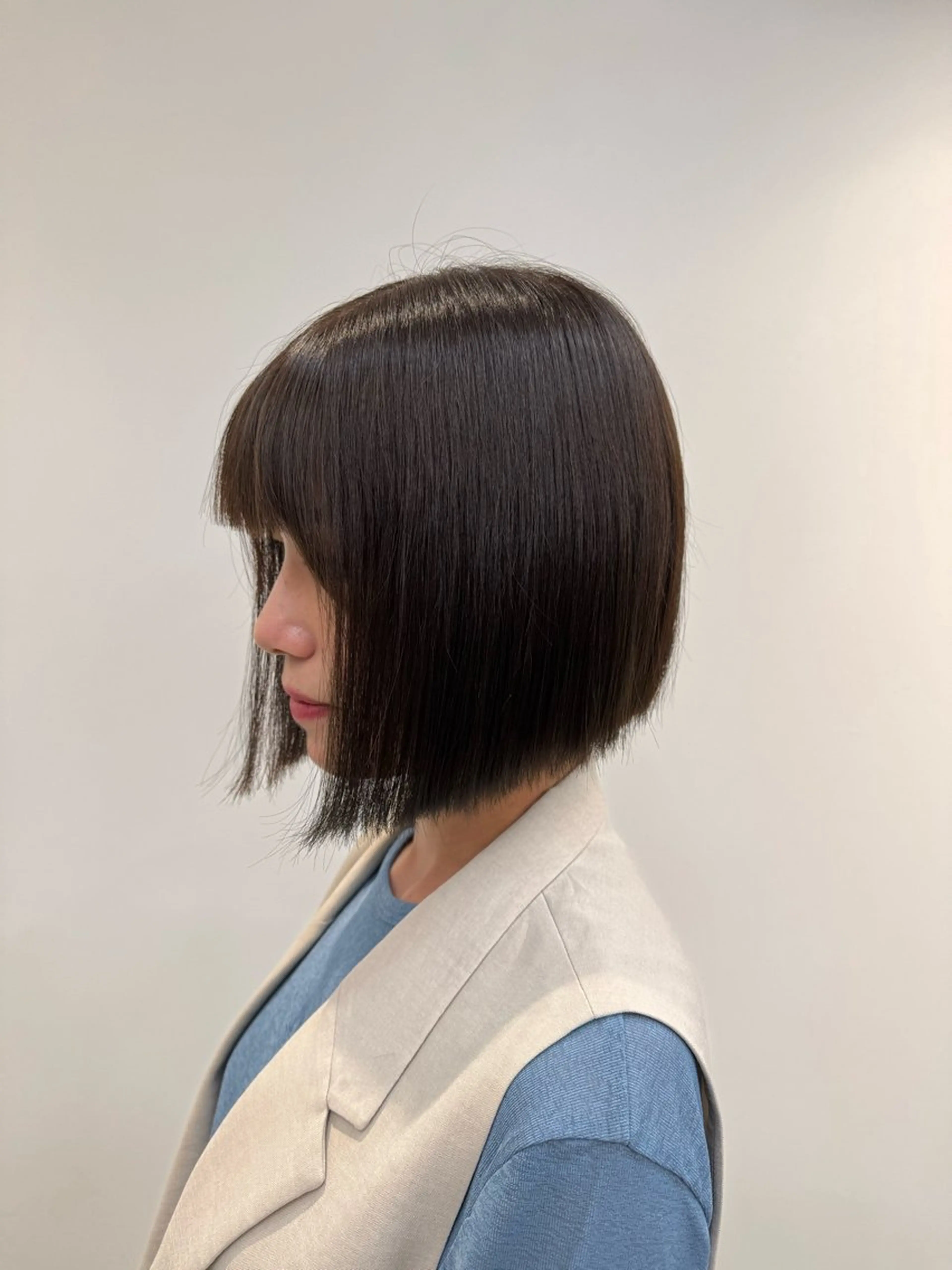 ショート カラー 切りっぱなしボブ バレイヤージュ ベージュカラー ブリーチ ブロンド カット ヘアカラー ほの カラー特化/ブ リーチ/ボブ/メンズのヘアスタイル