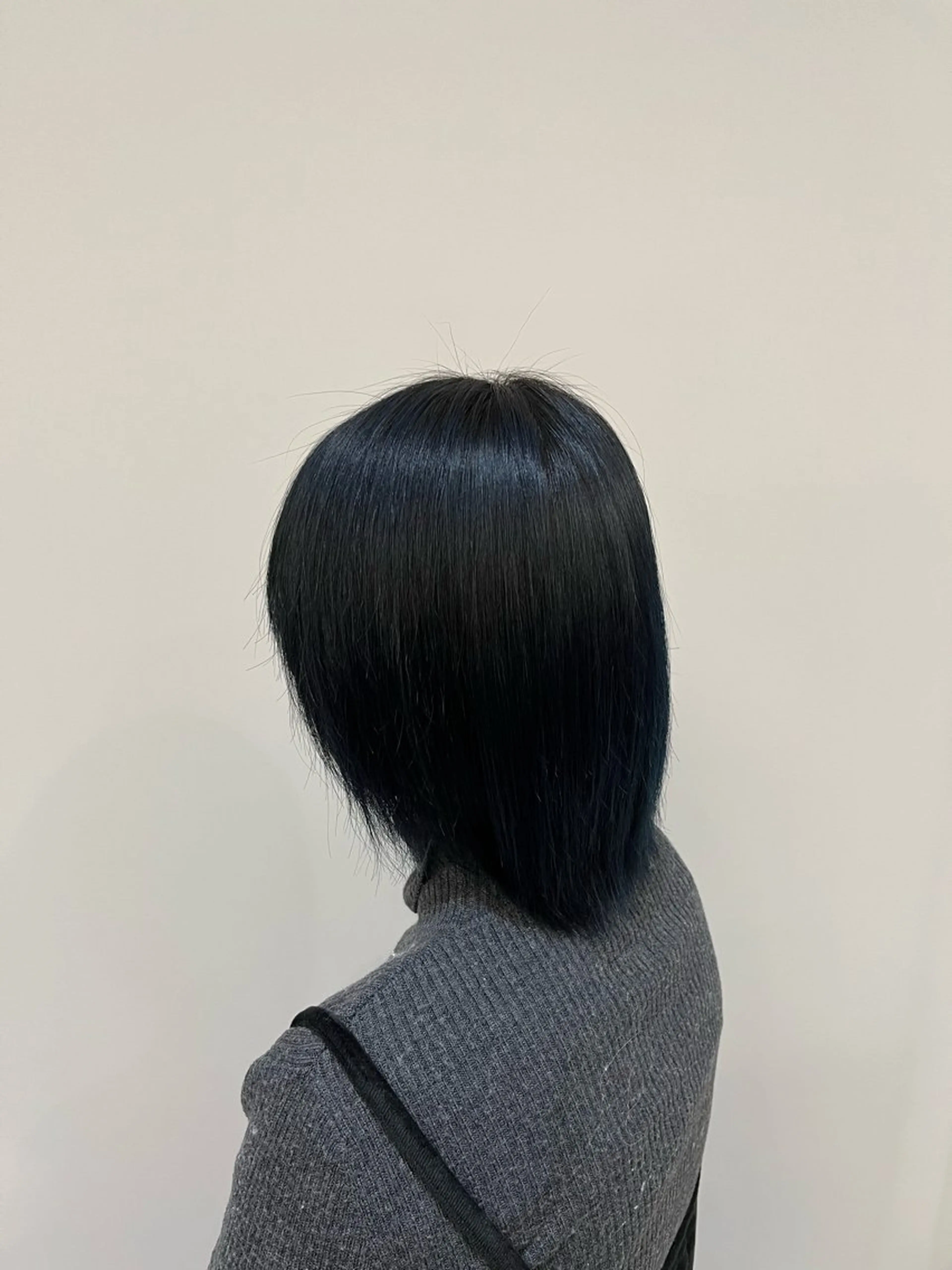 ミディアム カラー 黒髪 ブルーカラー ブルーブラック Ayala organic &spa所属・Nana 🌷のヘアスタイル