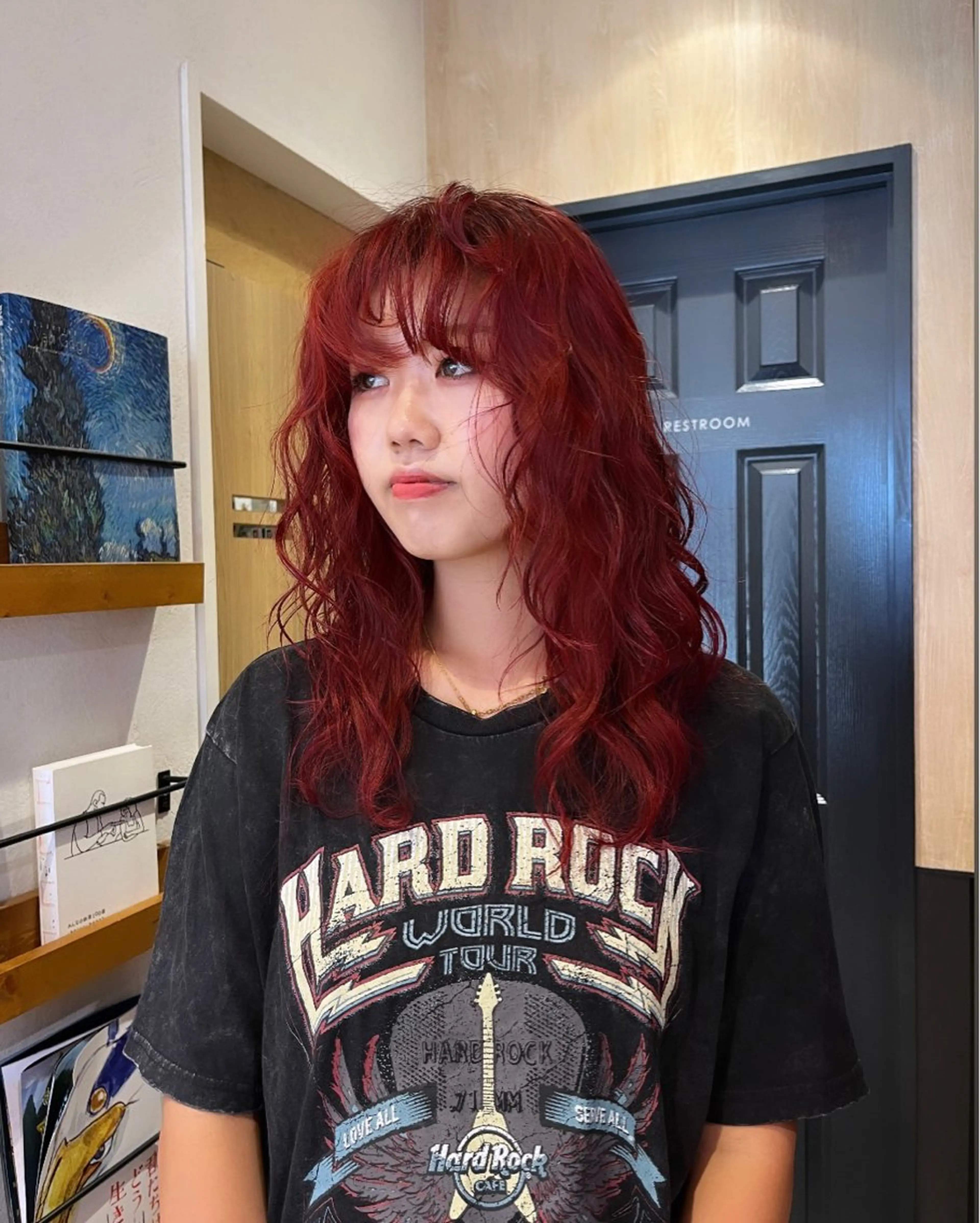 セミロング カラー ブリーチ ケアブリーチ デザインカラー ハイトーンカラー レッドカラー 産休中です 艶カラー♡オカのヘアスタイル