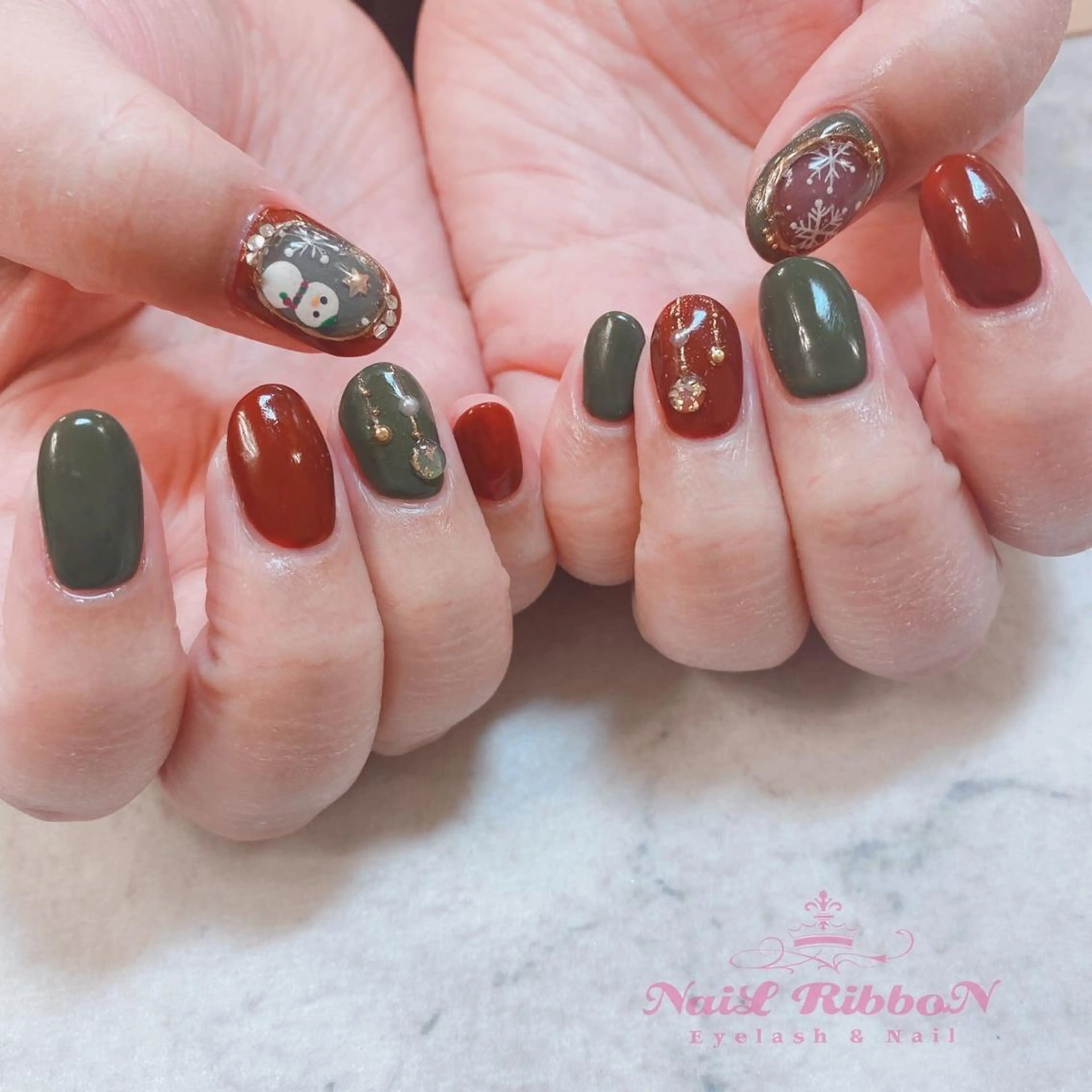 ネイル ネイルリボン 受付スタッフのネイルデザイン
