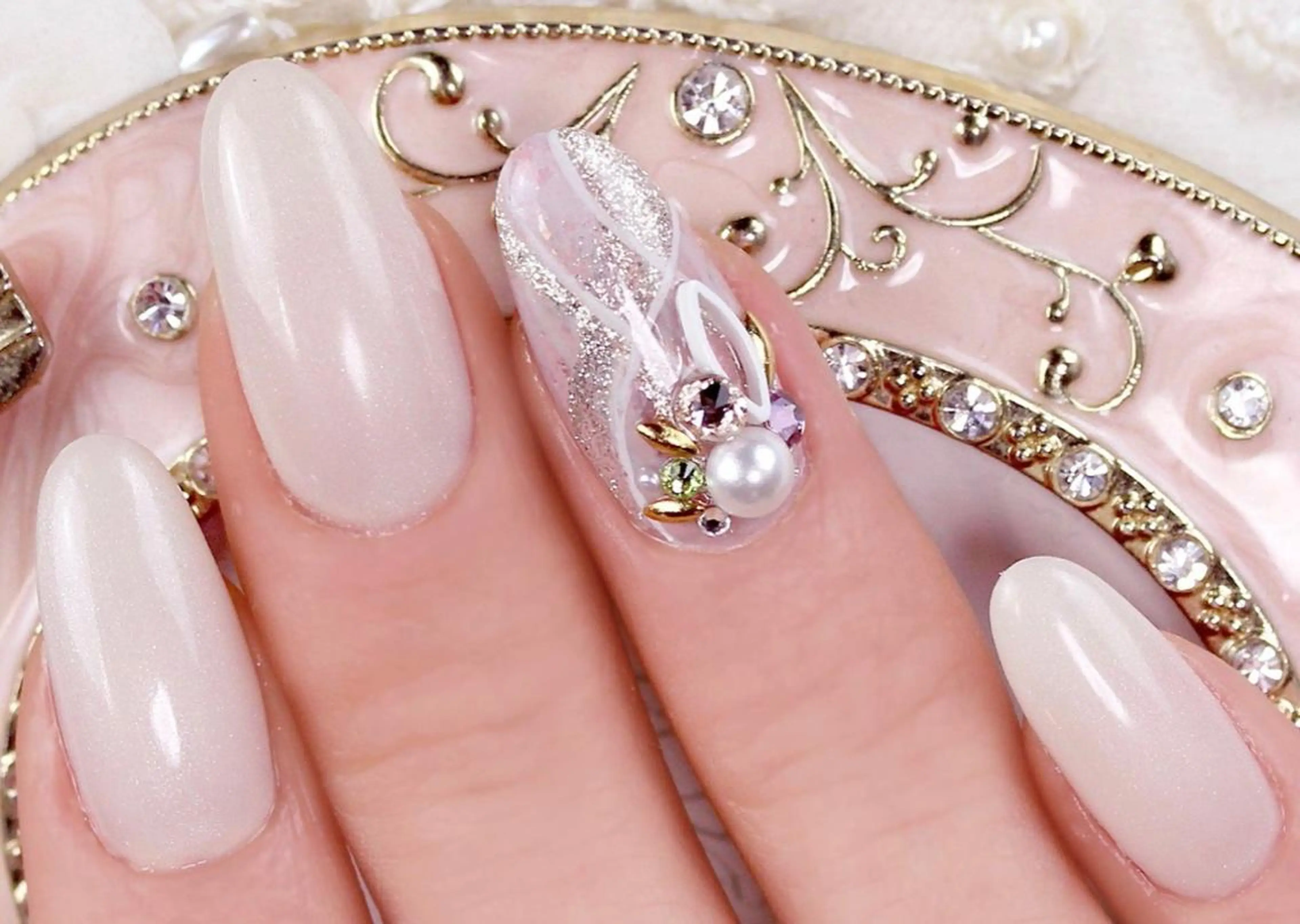 ミディアム ネイル SyiSyu 梅田店のネイルデザイン