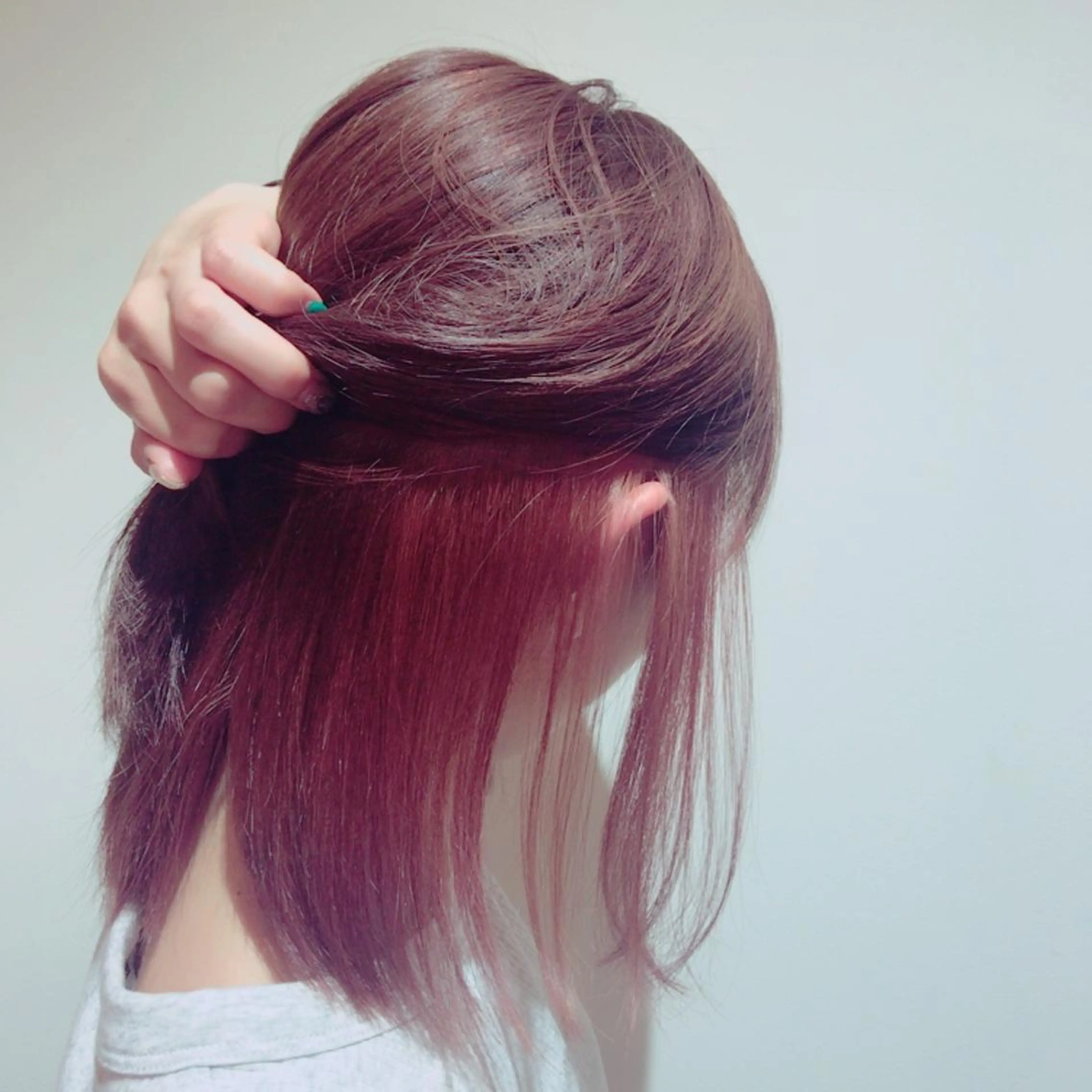 ミディアム 大場 優のヘアスタイル