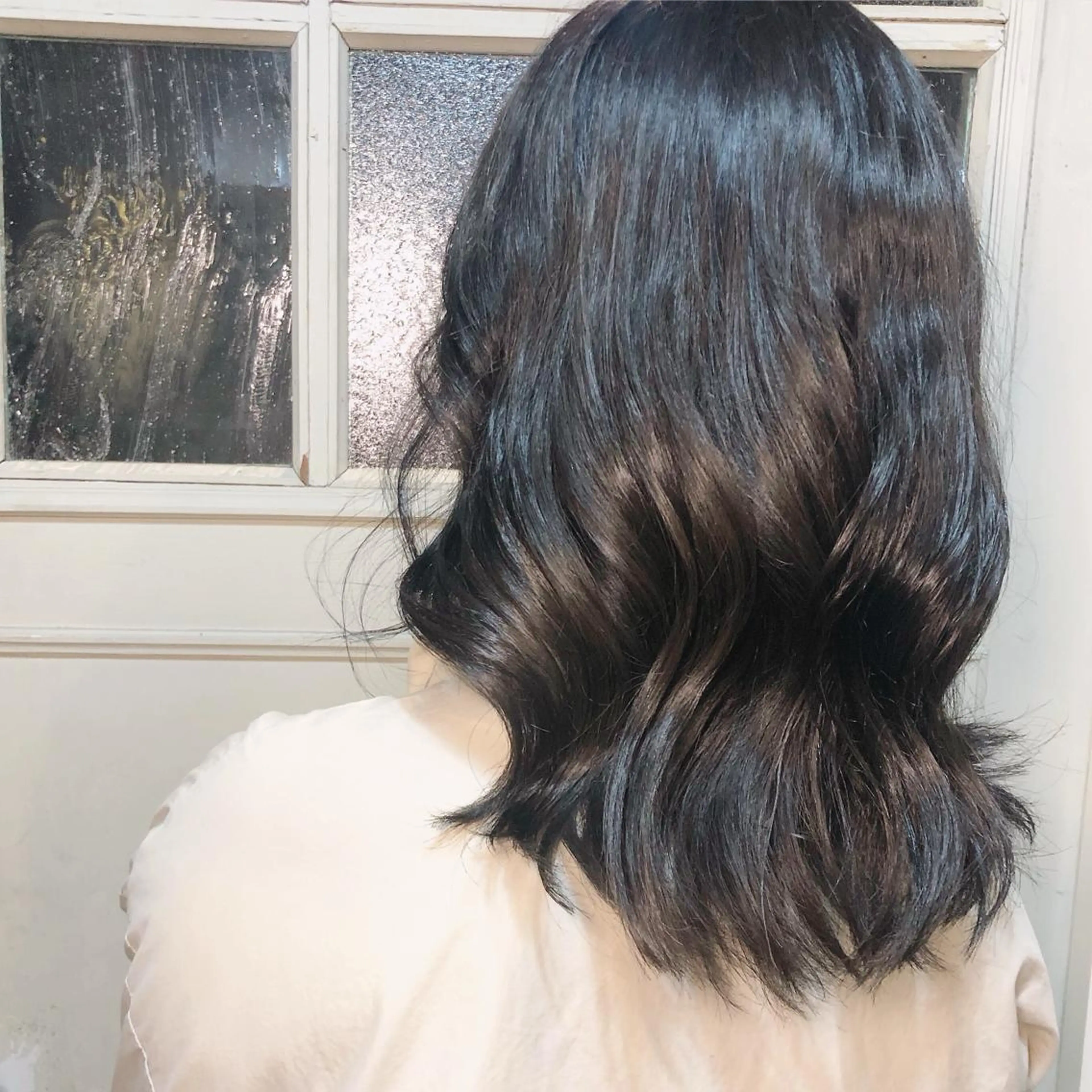 ミディアム カラー ヘアアレンジ 透明感カラー ヤスザトアヤノ ／レイヤー／オリーブのヘアスタイル