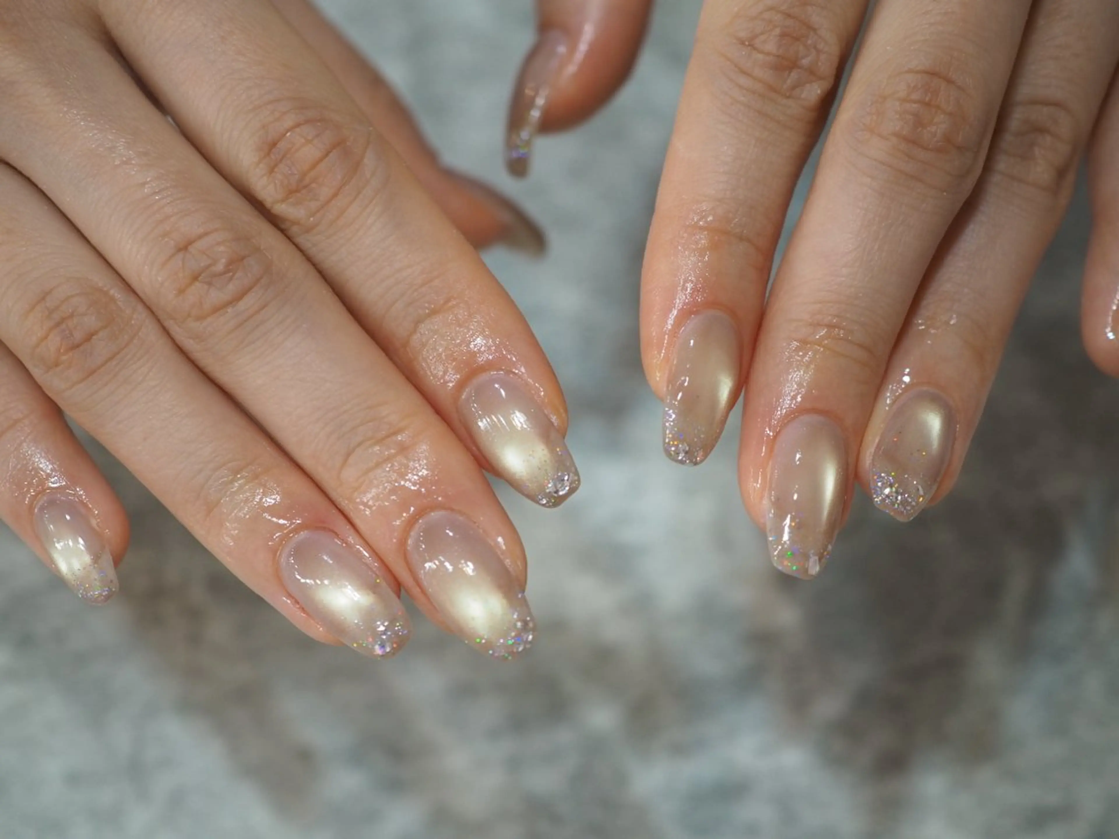 ネイル オーロラネイル フラッシュネイル ハンドネイル glaNje shioriのネイルデザイン