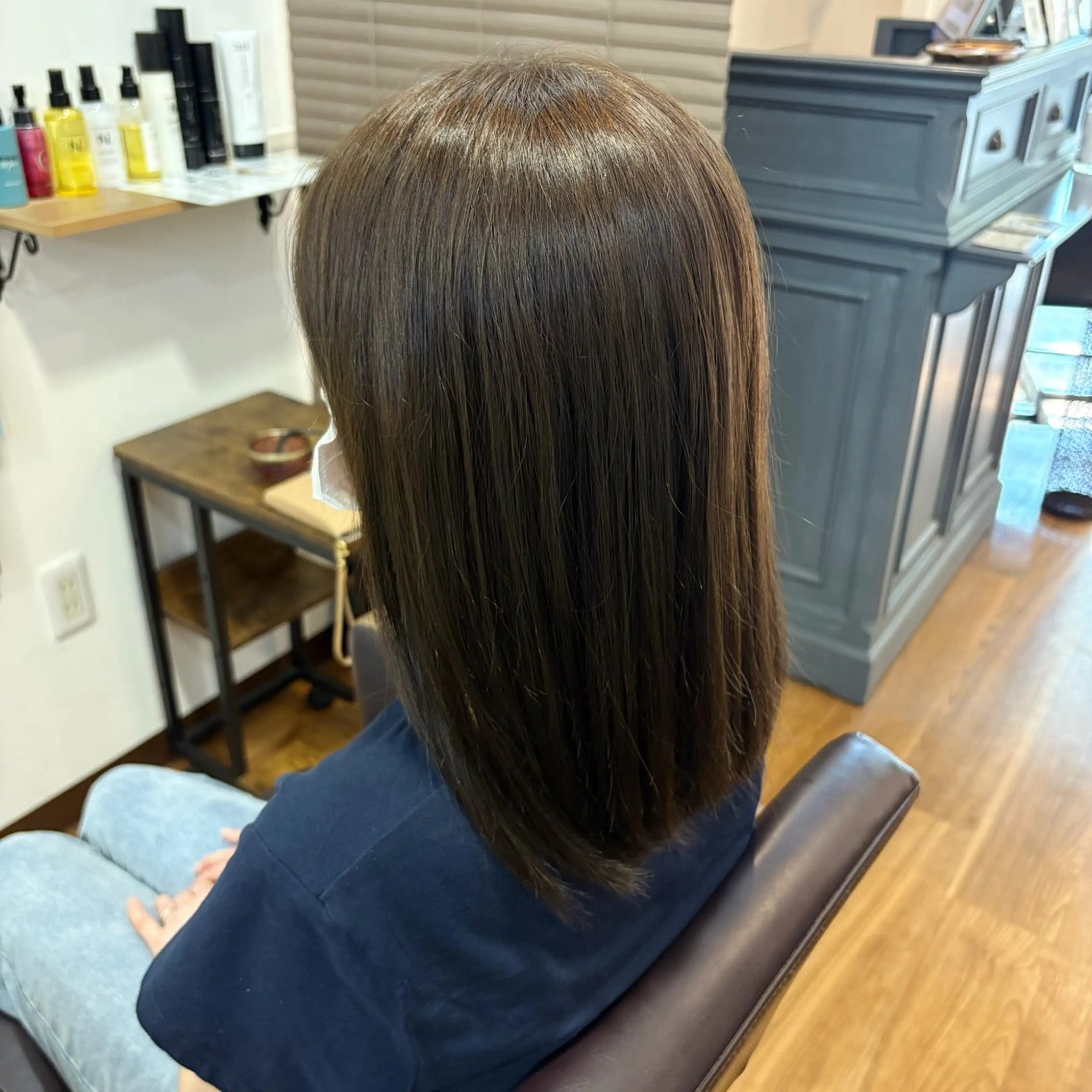 カラー アッシュ flower所属・川崎 彩花のヘアスタイル