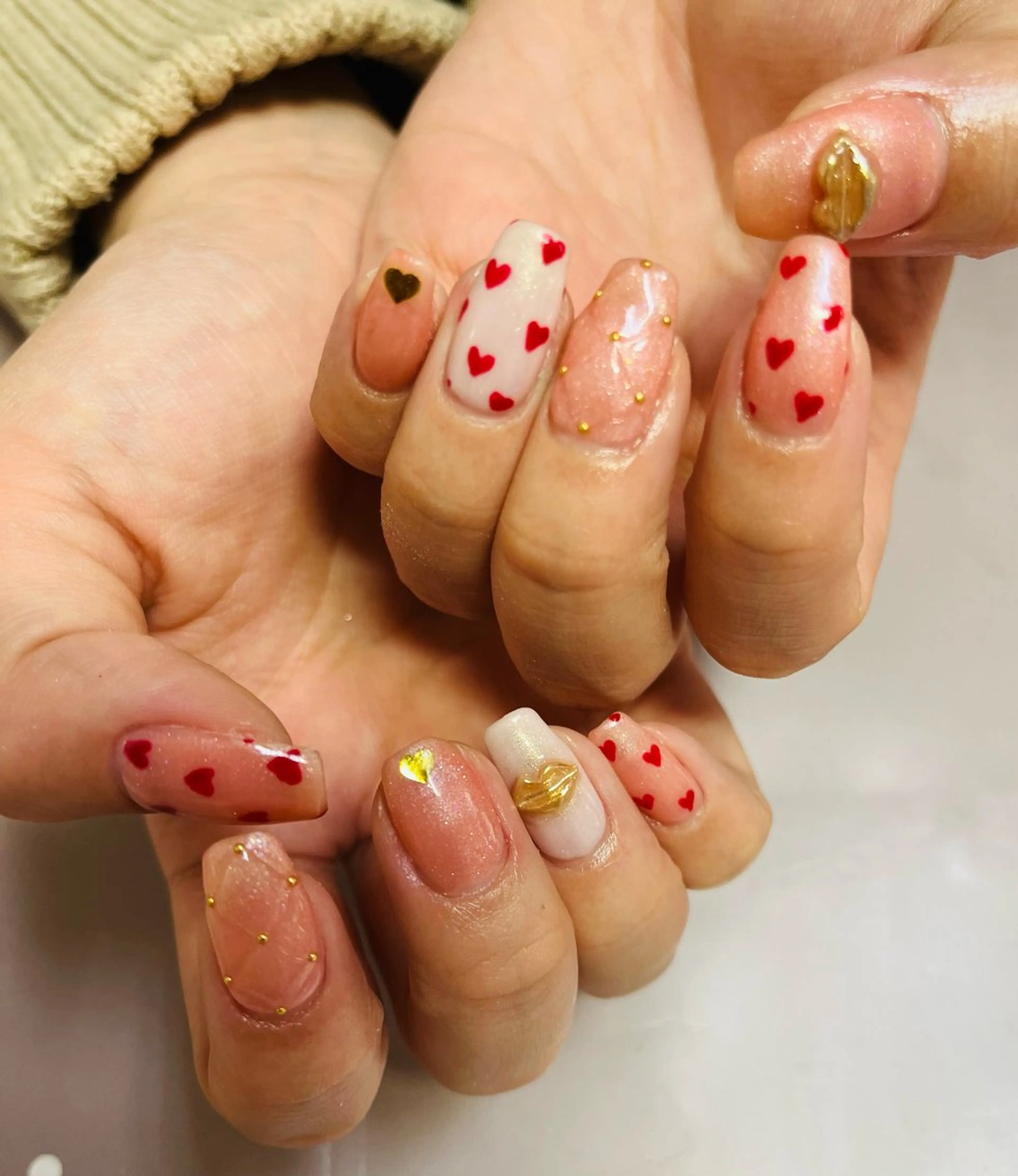 ネイル アートネイル ハート ミラーネイル 持ち込み バレンタイン ハンドネイル ハンドケア Felice所属・ベテランネイル cnc  nailのネイルデザイン