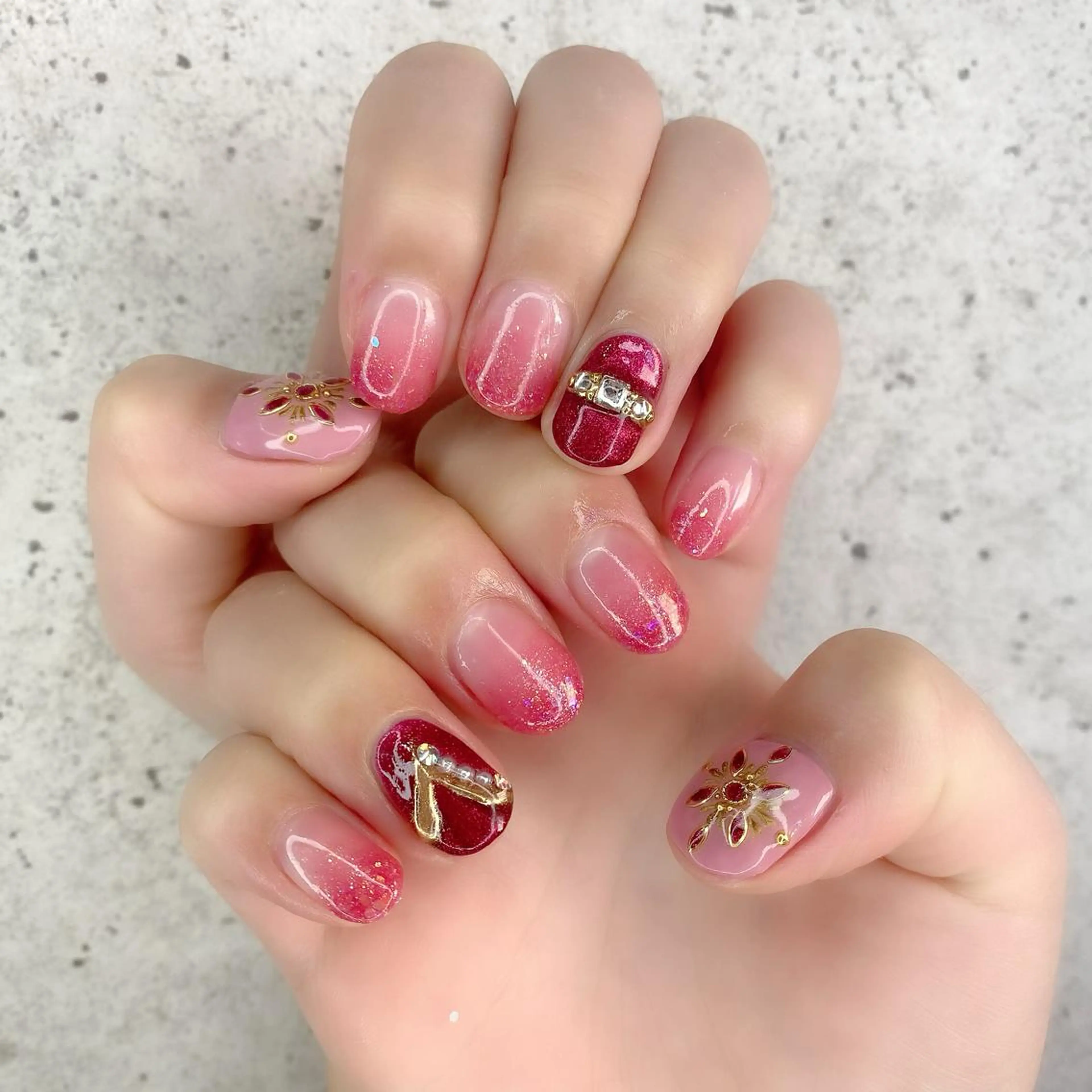 ミディアム カラー パーマ ヘアアレンジ メンズ キッズ ネイル マツエク・マツパ アイブロウ グラデーションカラー ピンクカラー カラーマツエク アートネイル グラデーション ハンドネイル Salon Ｋのネイルデザイン