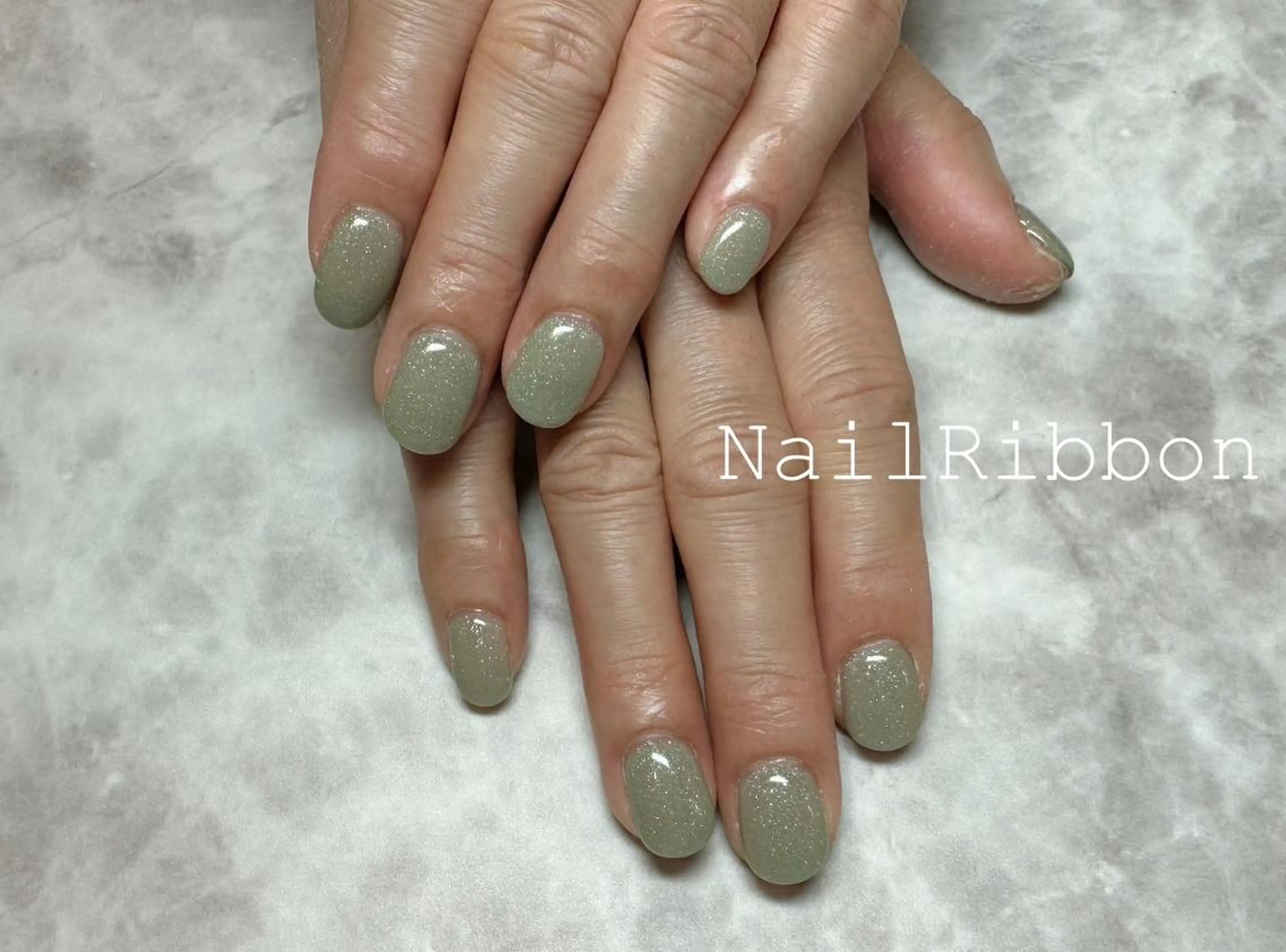 ネイル ネイルリボン 受付スタッフのネイルデザイン