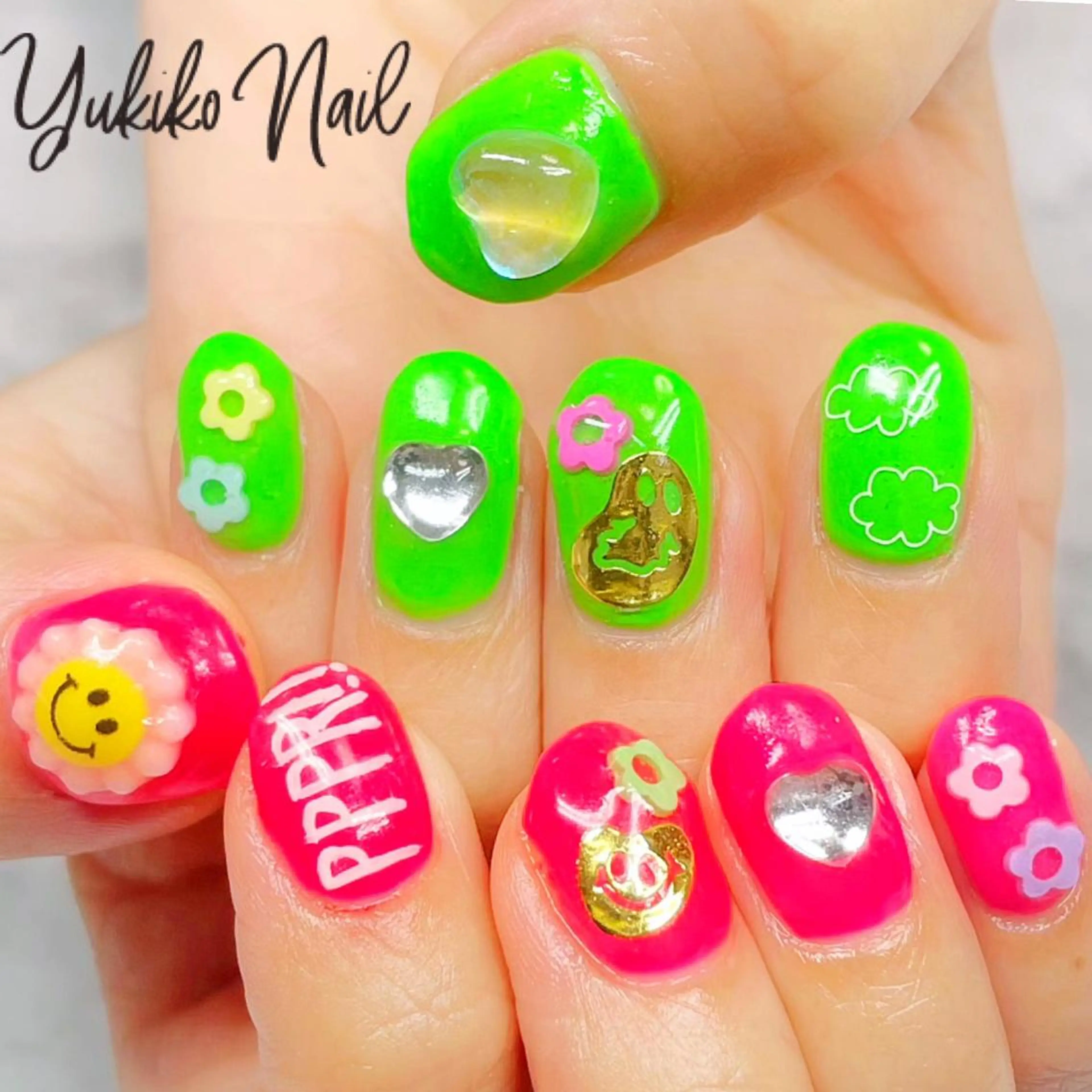 ネイル グリーン 持ち込み ピンク ハンドネイル ユキコ ネイルのネイルデザイン