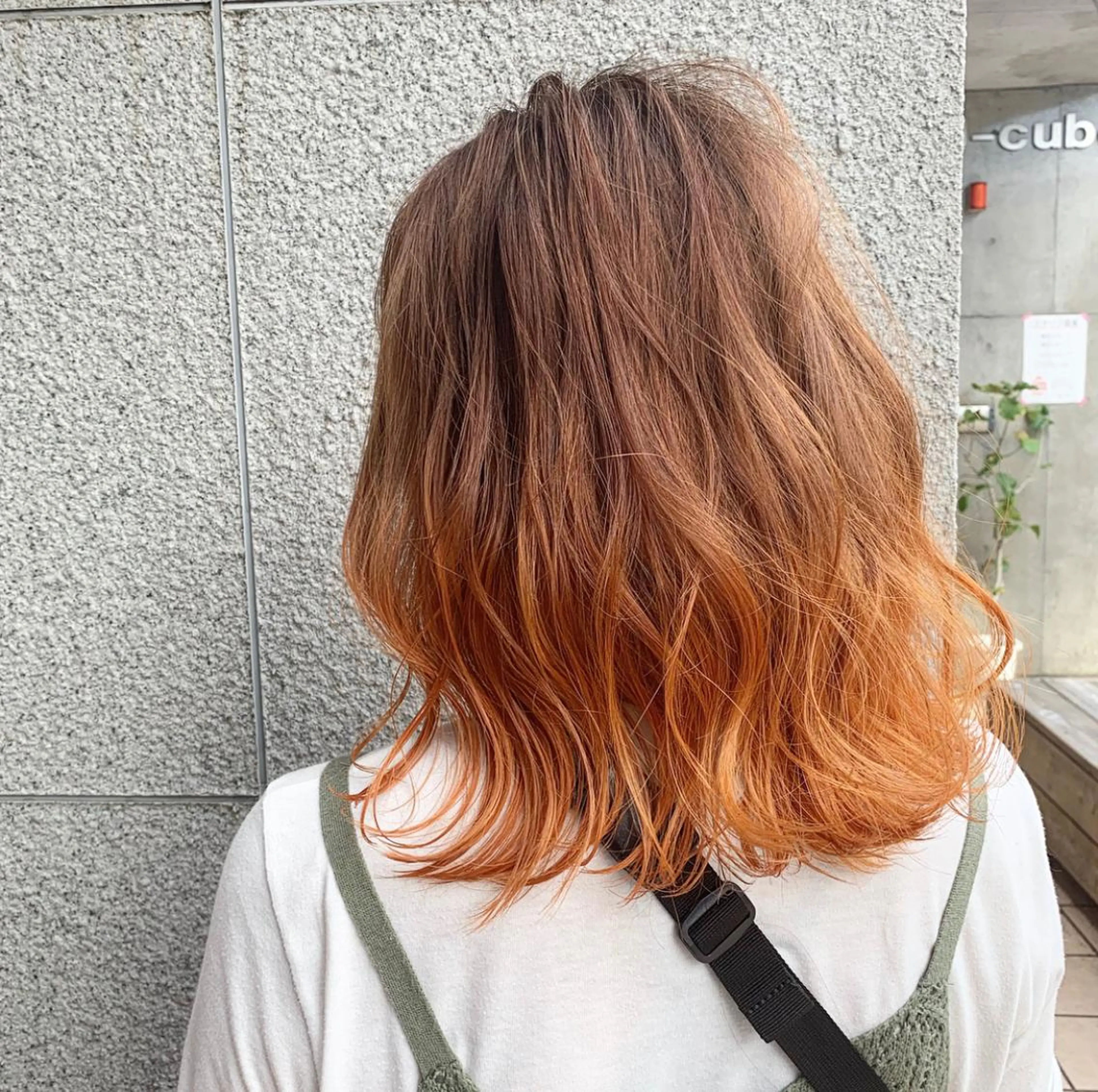 ミディアム カラー ヘアアレンジ グラデーションカラー オレンジ ハイトーン/美髪矯正 🍃大江拓実のヘアスタイル