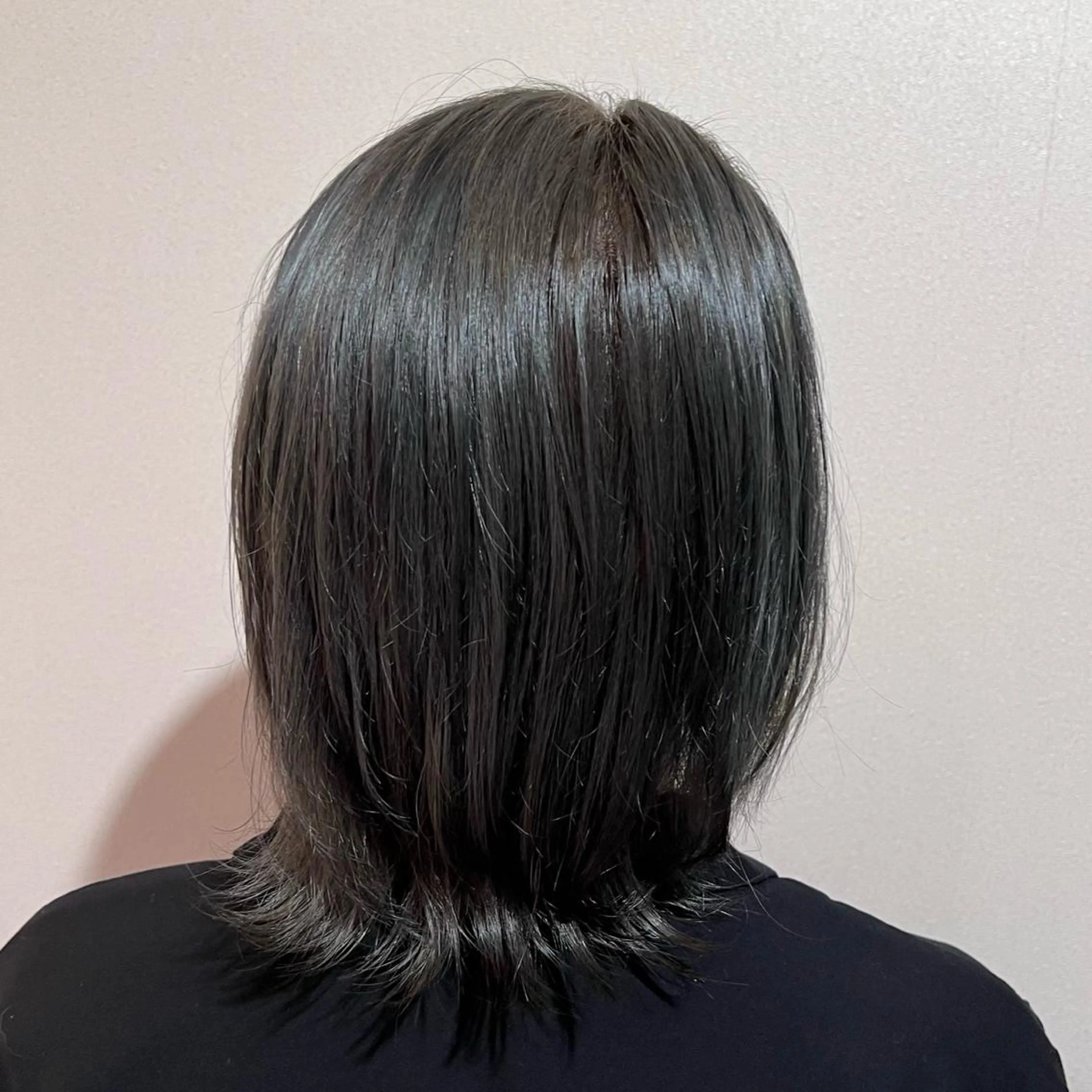 カラー ブリーチ シルバー 丸山 明日香のヘアスタイル