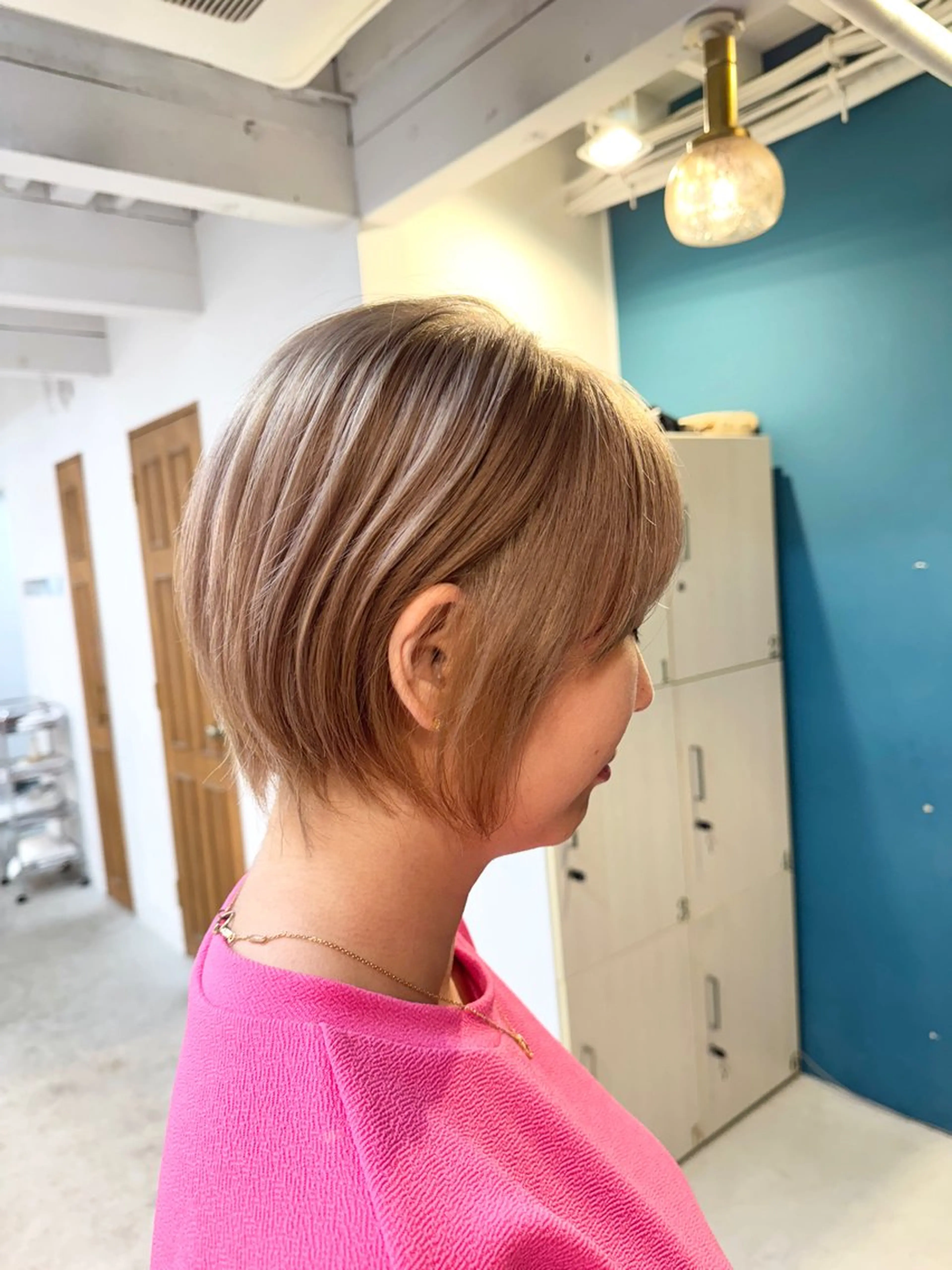 ショート カラー カット ヘアカラー トリートメント 透明感カラー/ハイト ーン/メイク/umiのヘアスタイル