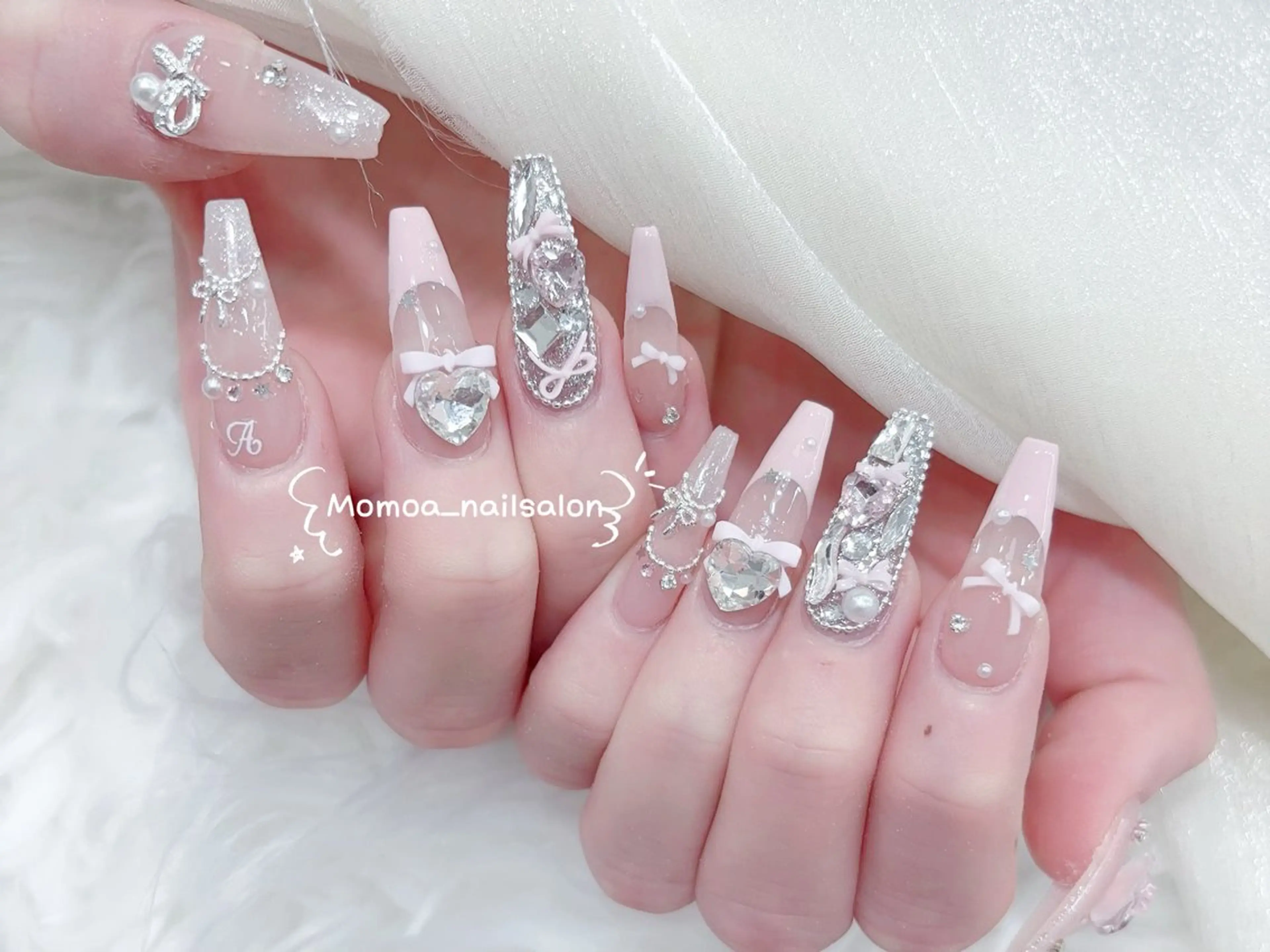 ネイル 成人式 ロングネイル マグネットネイル 大理石ネイル(マーブル) リボン ハンドネイル MoMoA Nail ネイル長さ出し専門店のネイルデザイン