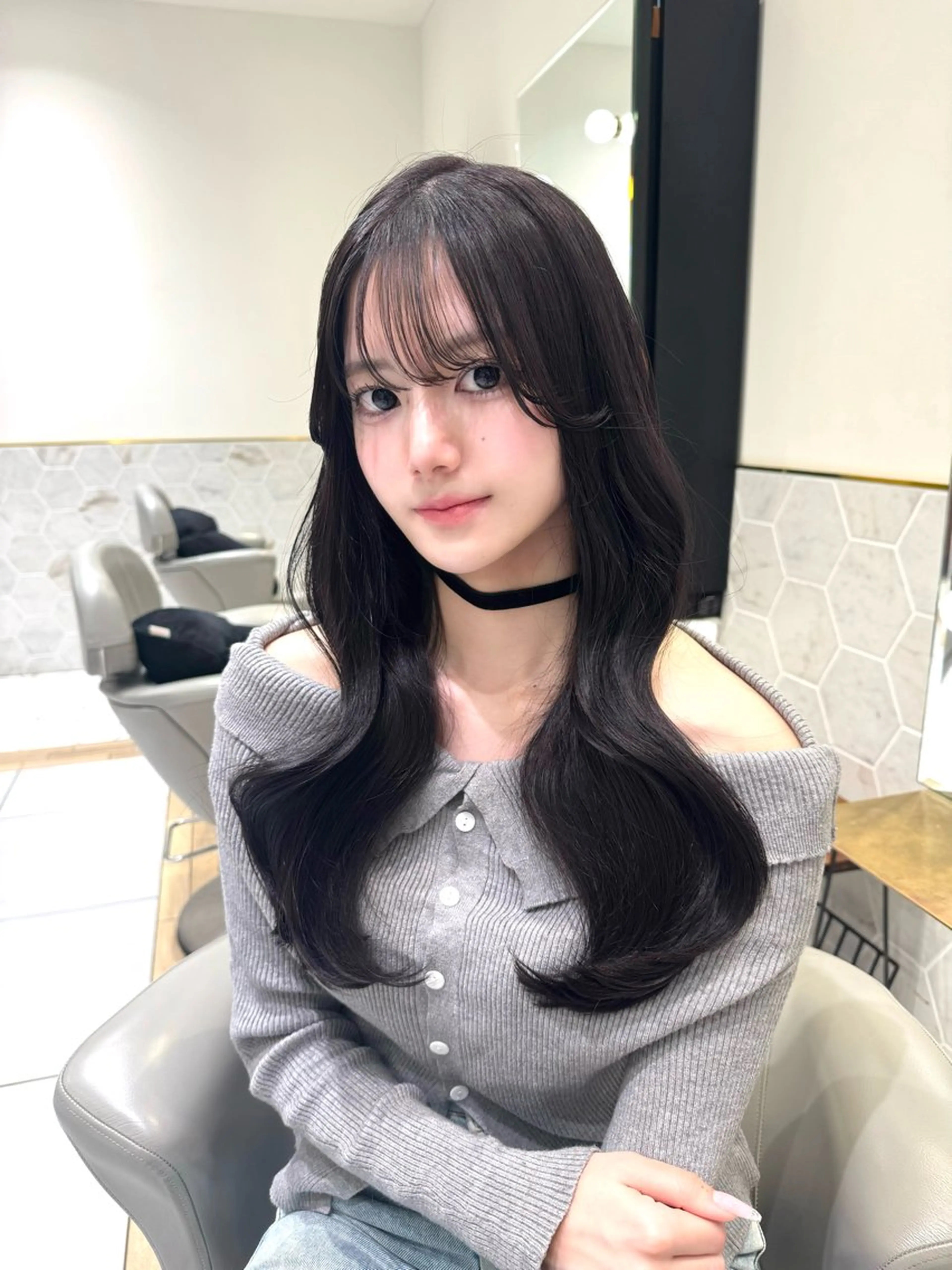 ロング カラー グレージュ ラベンダーカラー ラベンダーグレージュ ラベンダーグレー カット ヘアカラー costes 今井芽依のヘアスタイル