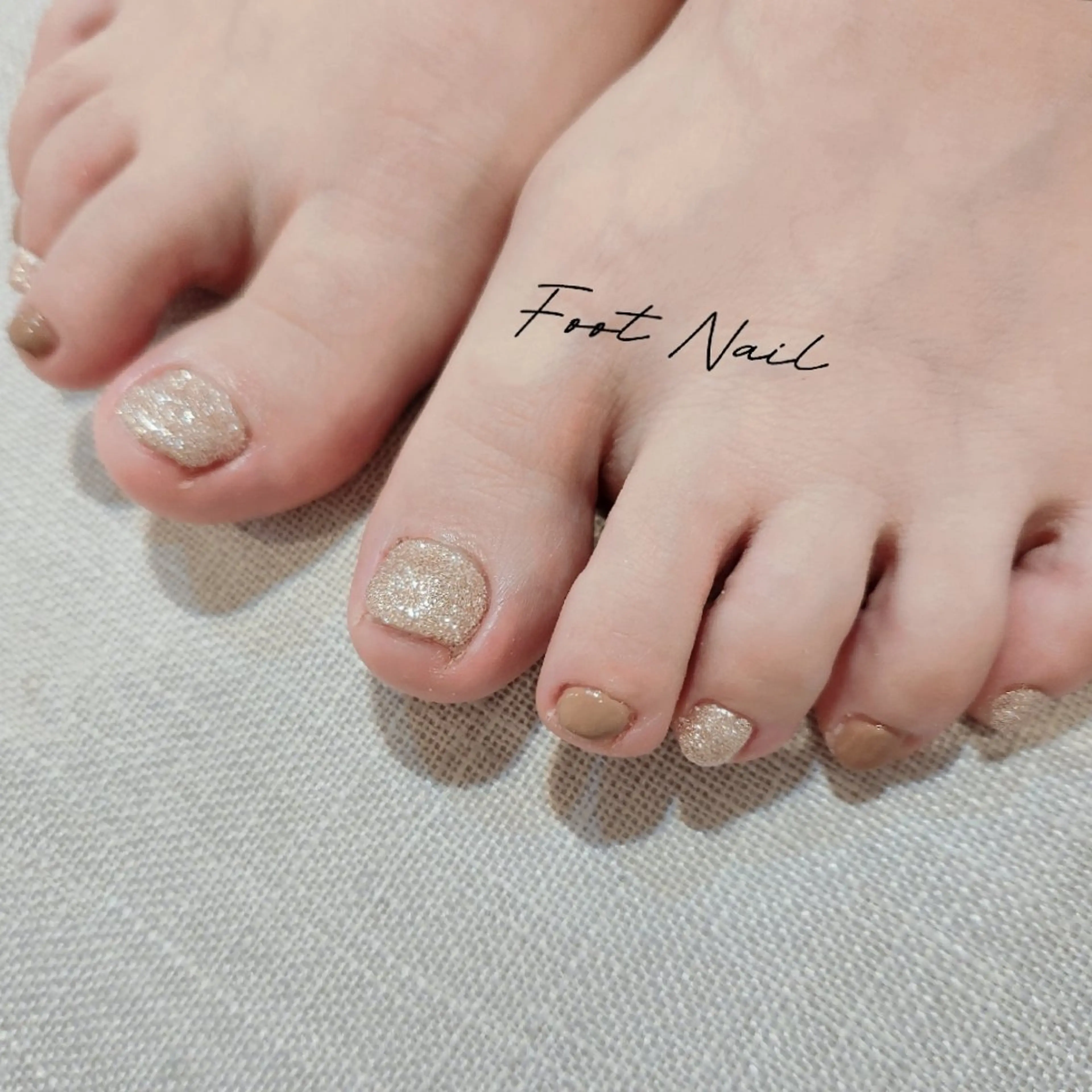 ネイル ブラウン キラキラネイル フットネイル Bianca名駅店 あゆのネイルデザイン