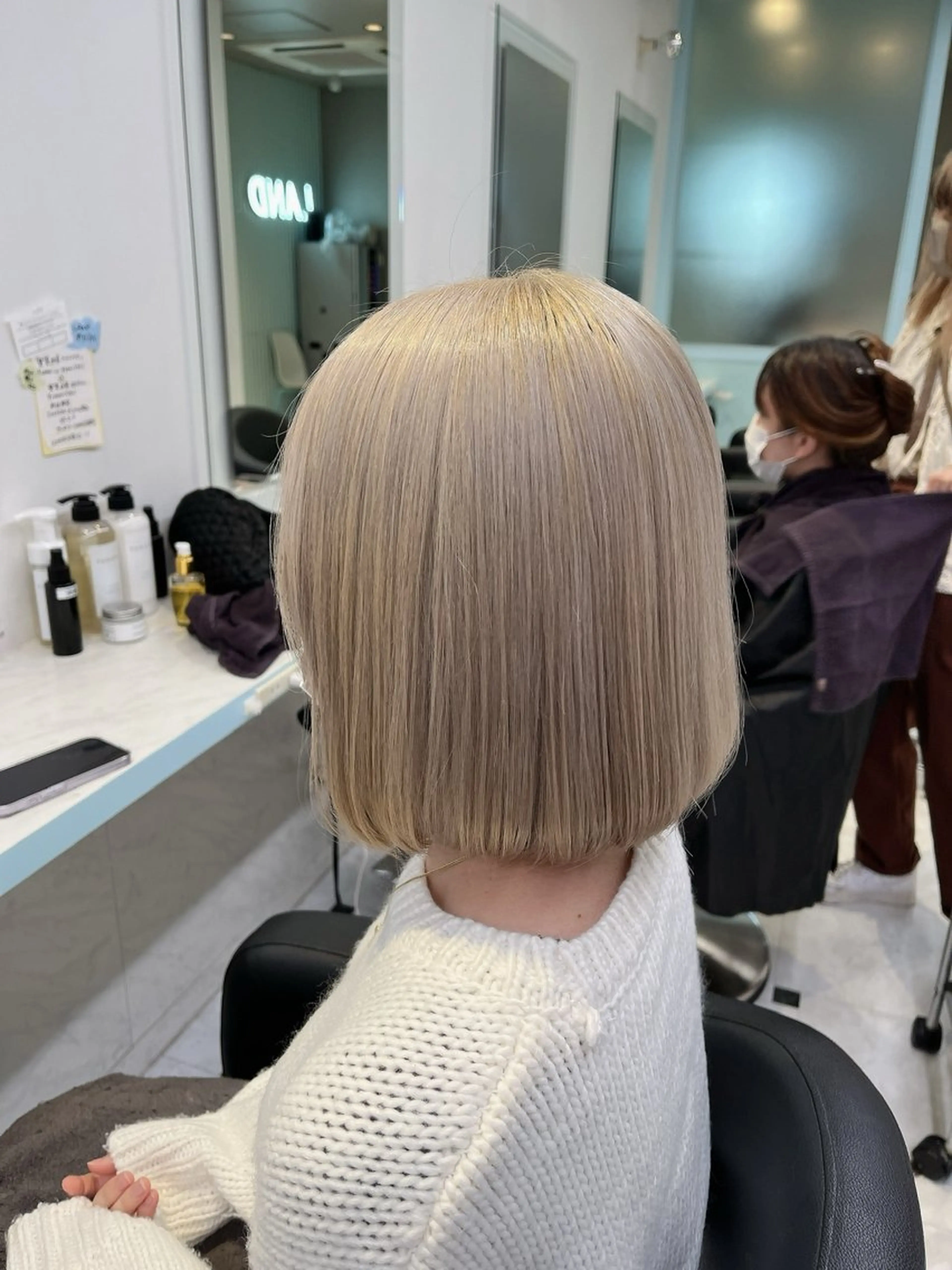 ショート カラー ヘアカラー ブリーチカラー 🩵MIZUKIのヘアスタイル