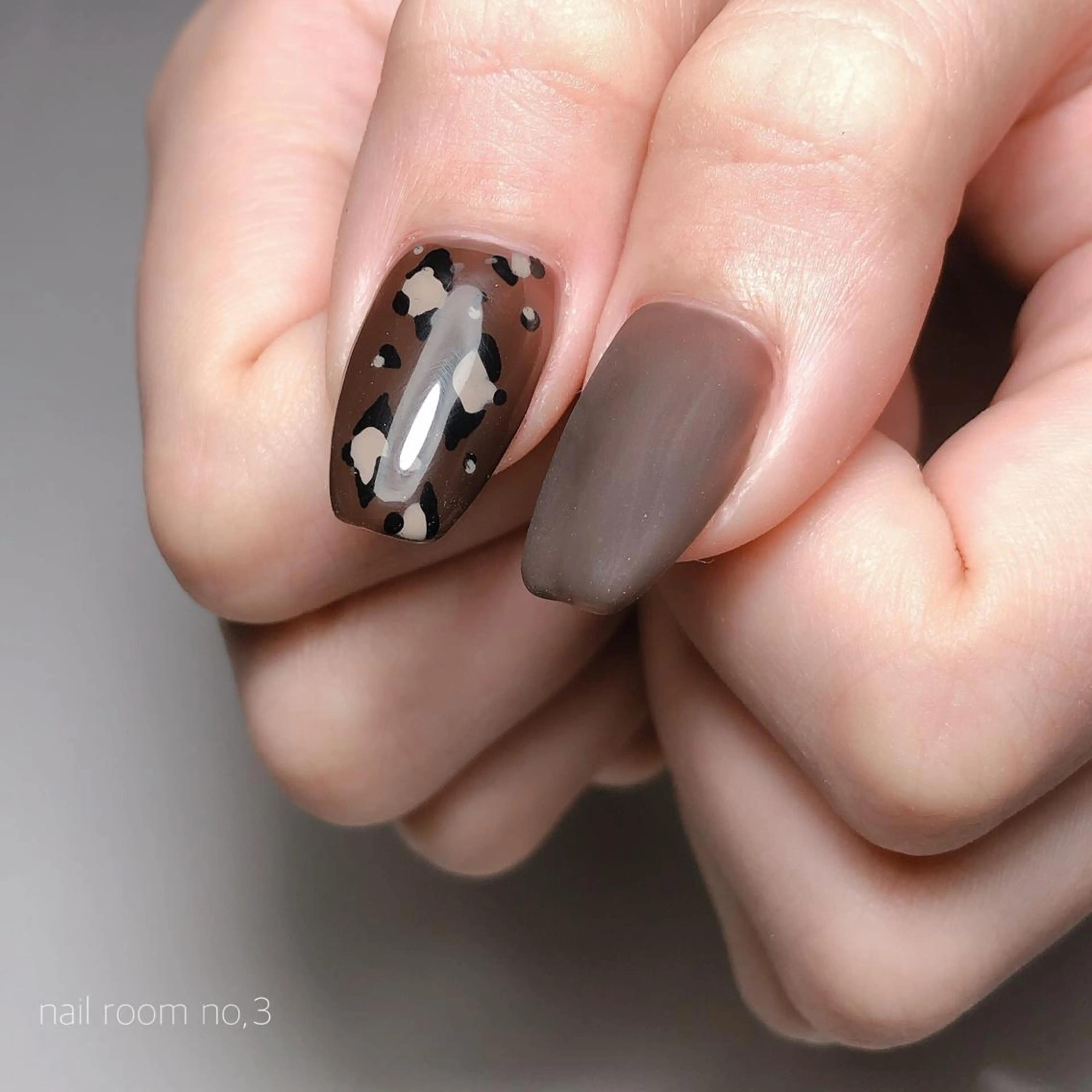 ネイル アニマル柄 マットネイル ハンドネイル K yukaのネイルデザイン