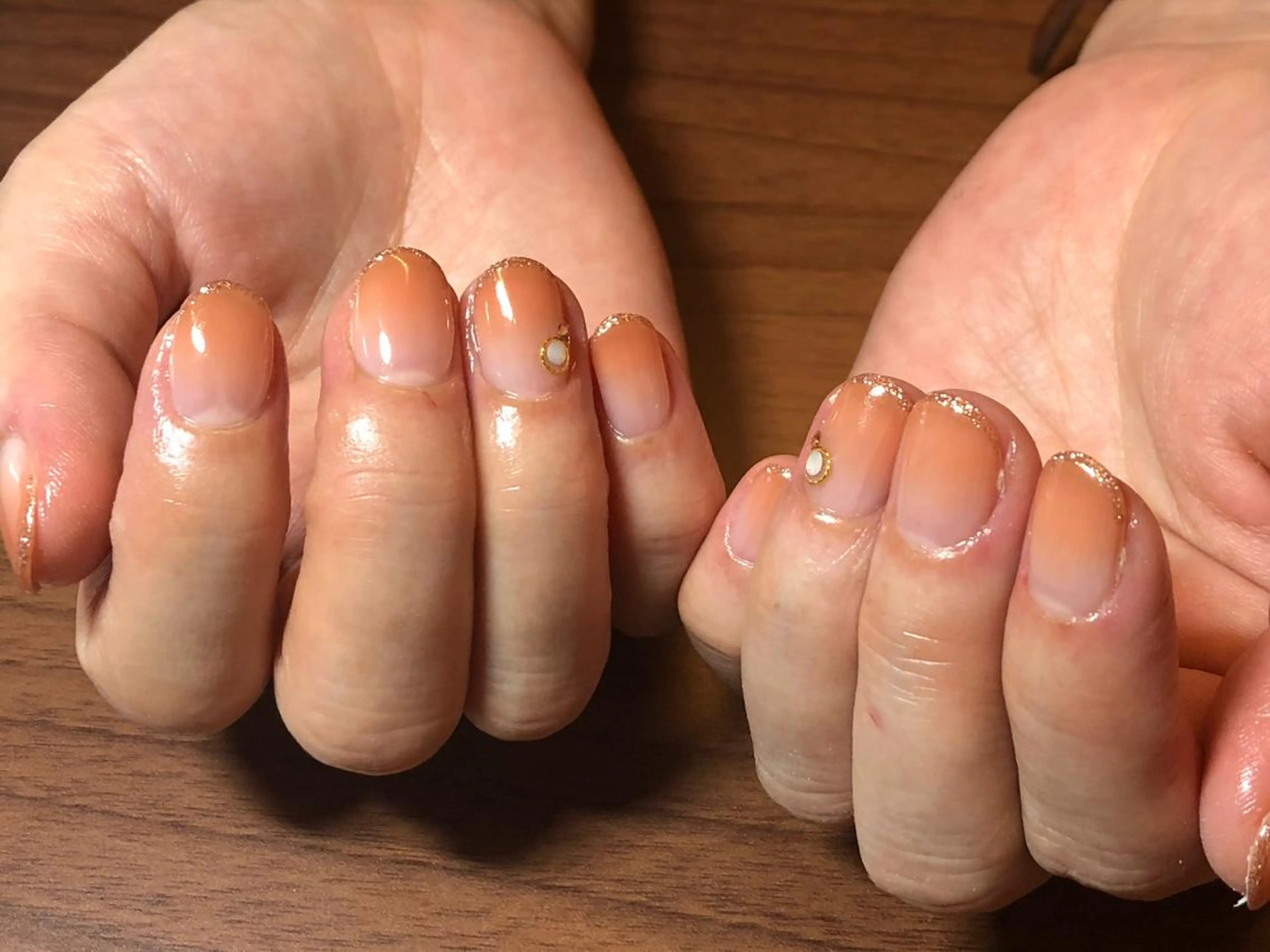 ネイル グラデーション M nail はやまうららのネイルデザイン