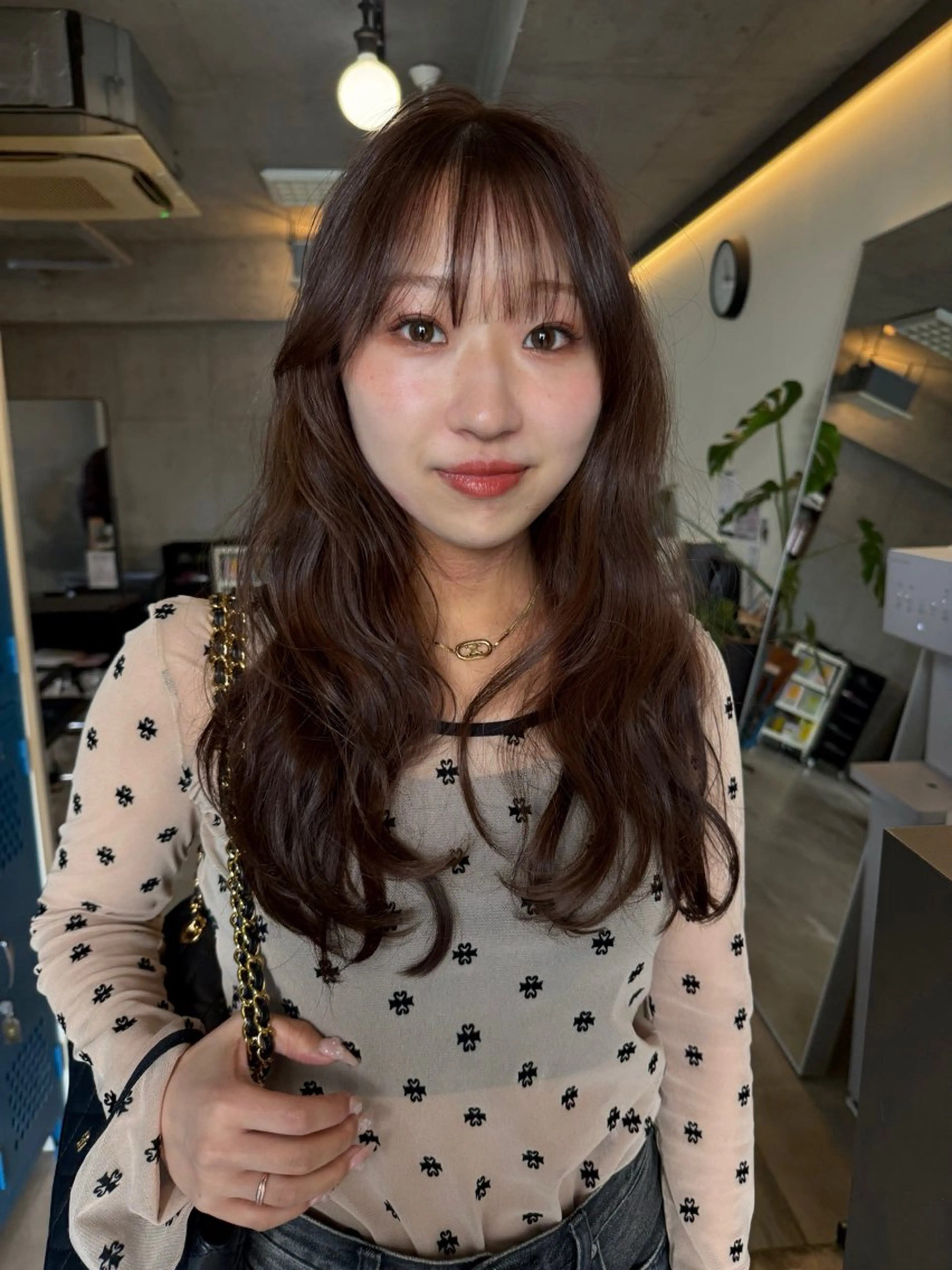 セミロング レイヤーカット\ウル フ　chinatsuのヘアスタイル