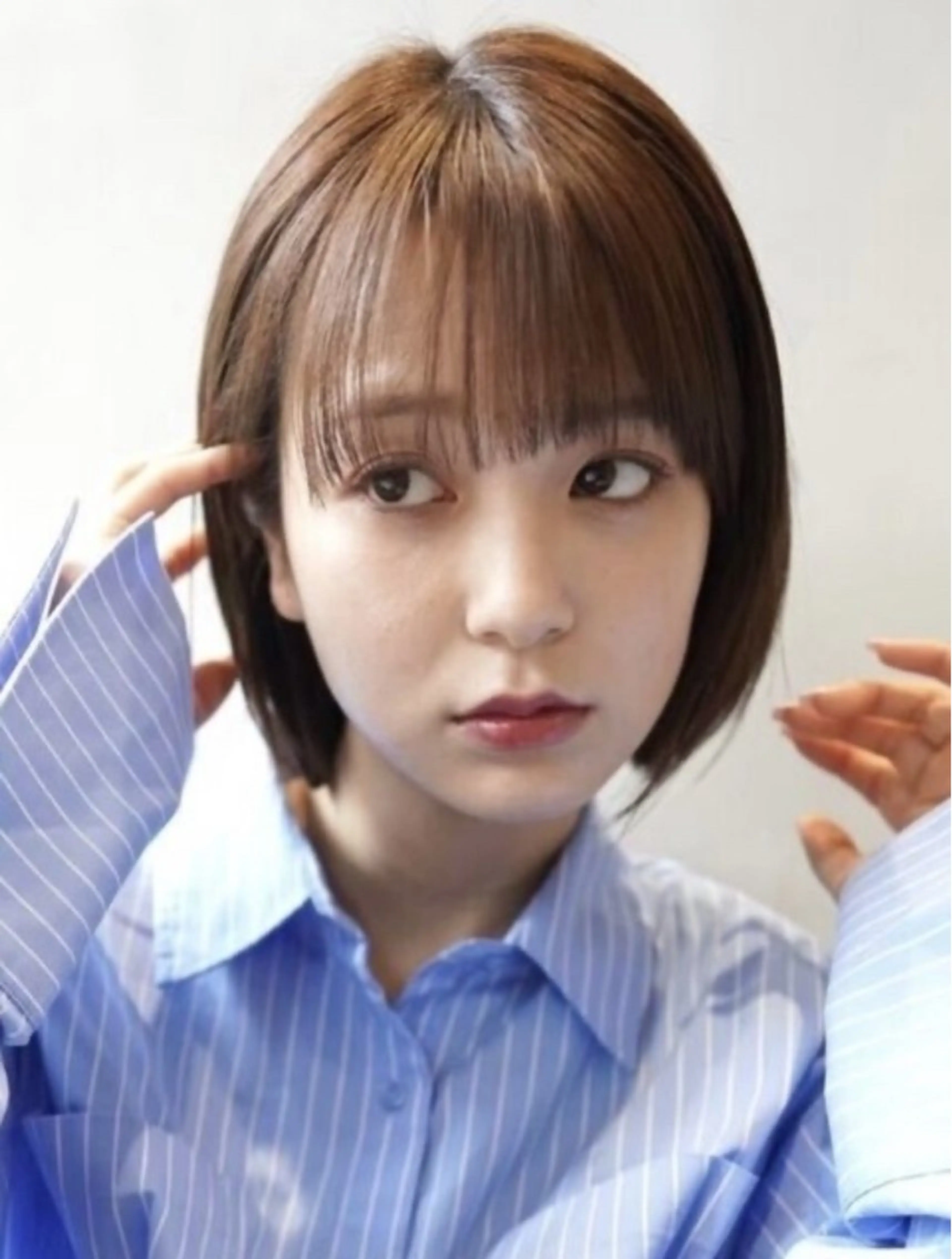 ミディアム カラー ヘアカラー ニュアンスパーマ/ 毛流れ/ハイトーンのヘアスタイル