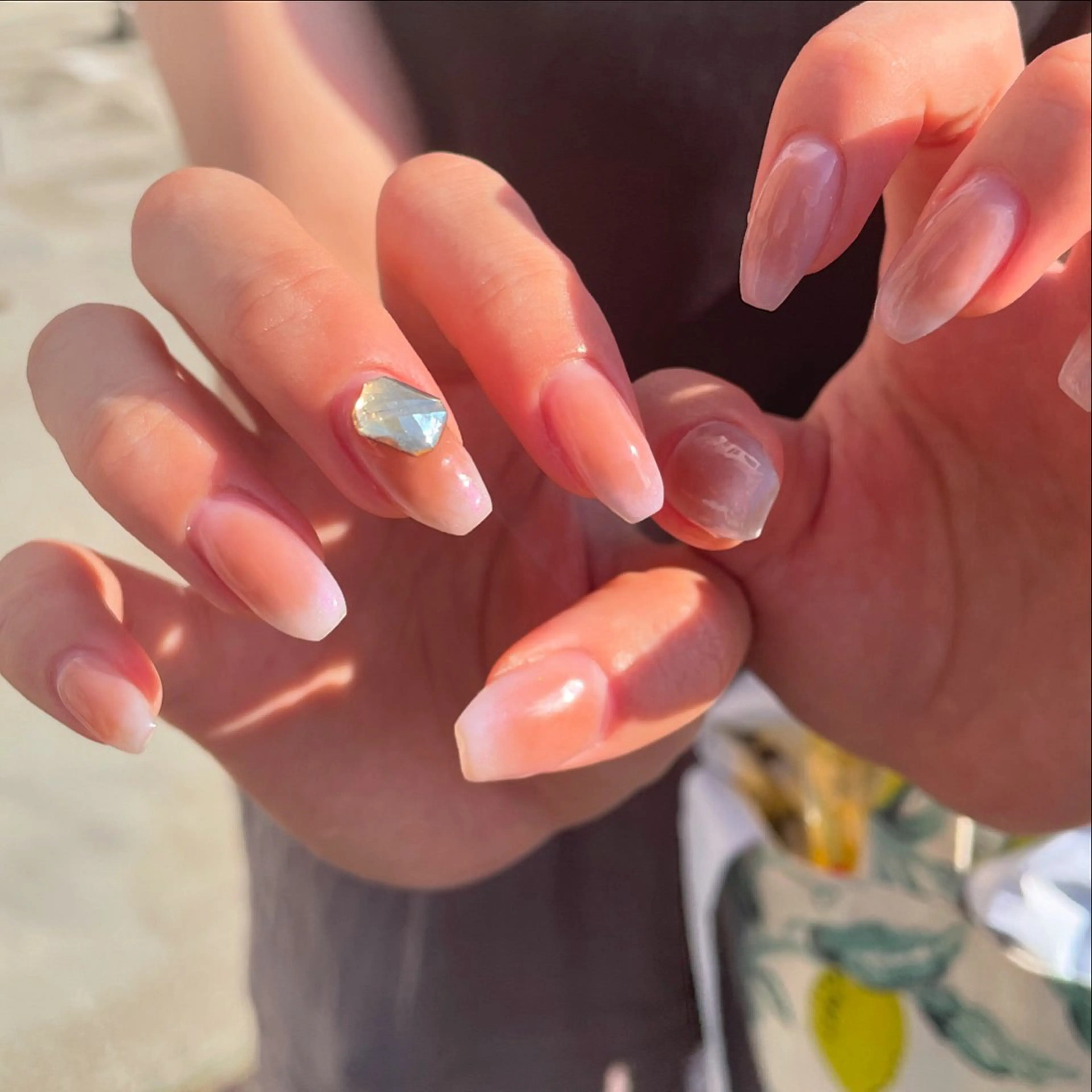 ネイル チークネイル グラデーション 持ち込み オフィスネイル シンプルネイル ハンドネイル ハンドケア 🎀NAIL🎀 AI🪄︎︎◝✩のネイルデザイン