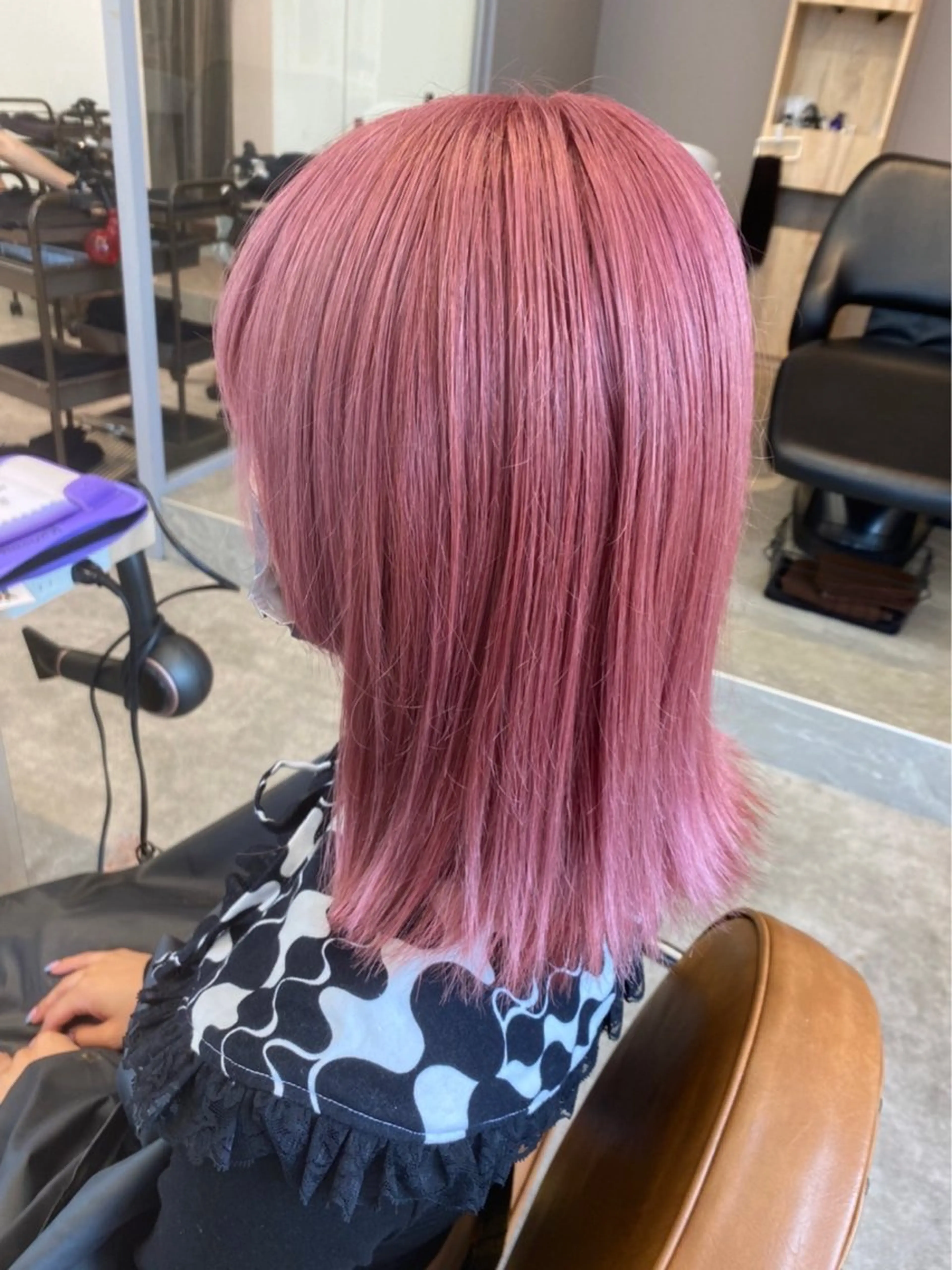 セミロング カラー ピンクカラー 髪質改善特化型美容師 🫧岡本璃来🫧のヘアスタイル