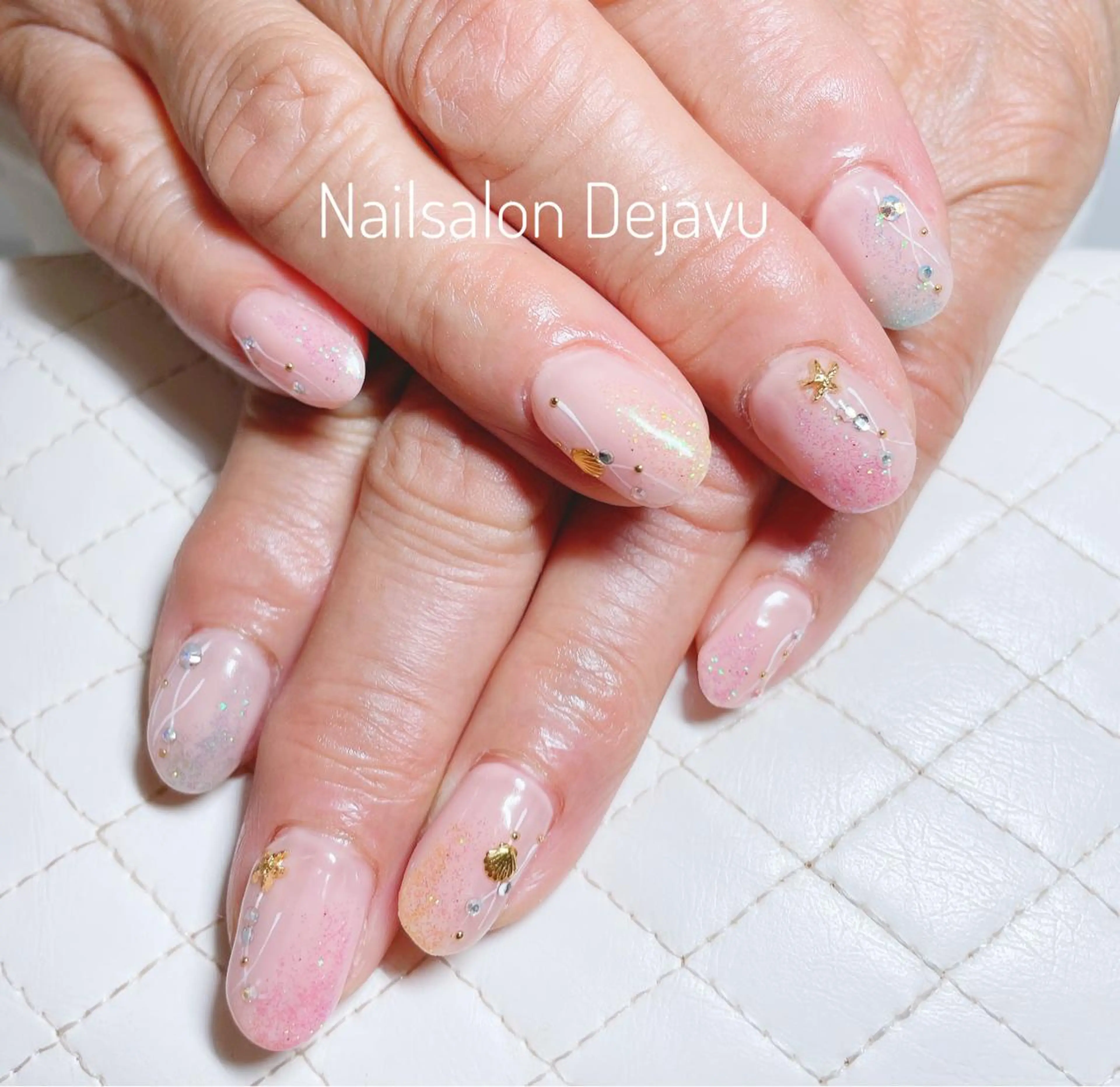 ネイル アートネイル ジェルネイル ラメ(グリッター) Dejavu所属・Nail salon Dejavu 🌿のネイルデザイン