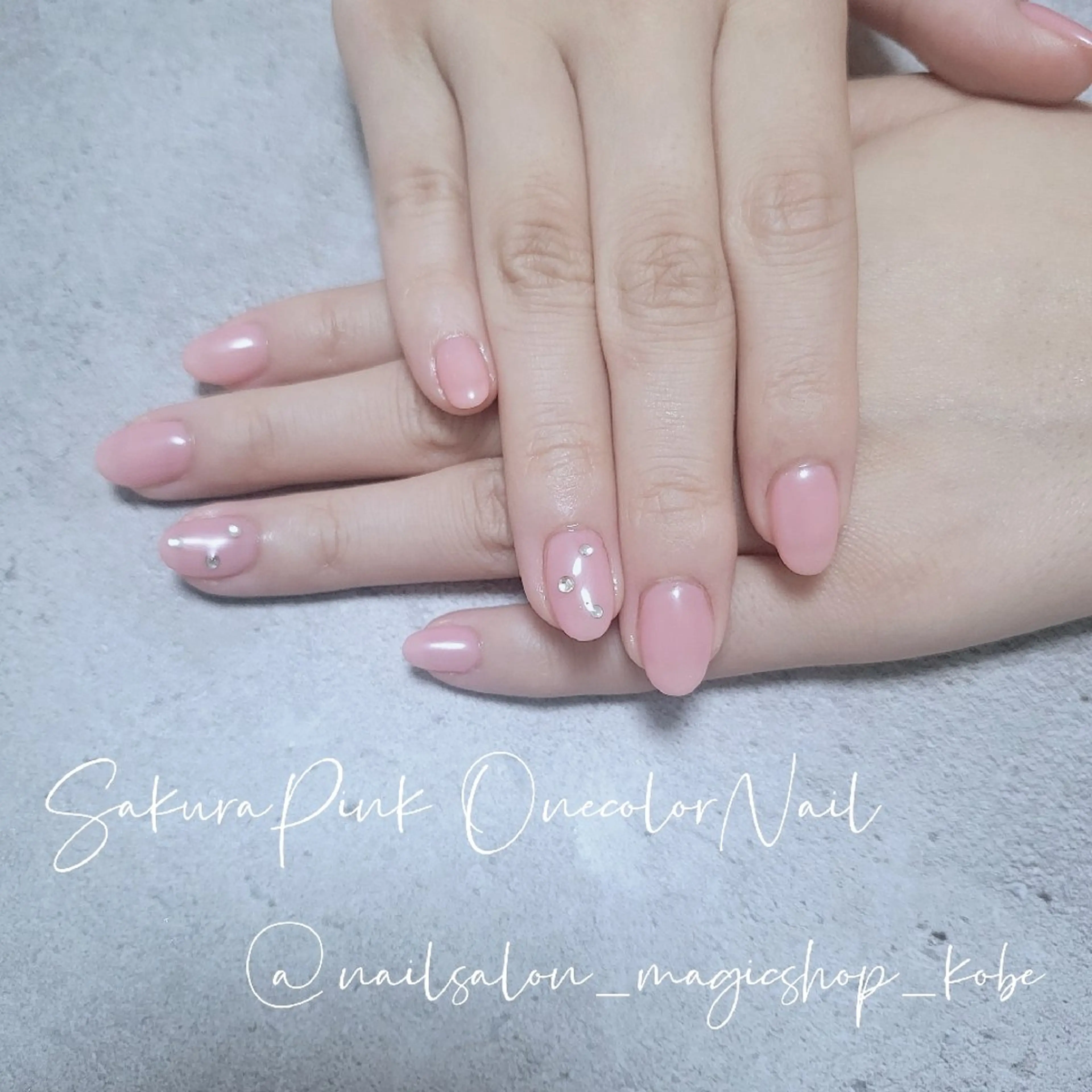 ネイル ジェルネイル ワンカラーネイル ピンク ソフトジェル ストーンネイル ハンドネイル Nailsalon MagicShopのネイルデザイン