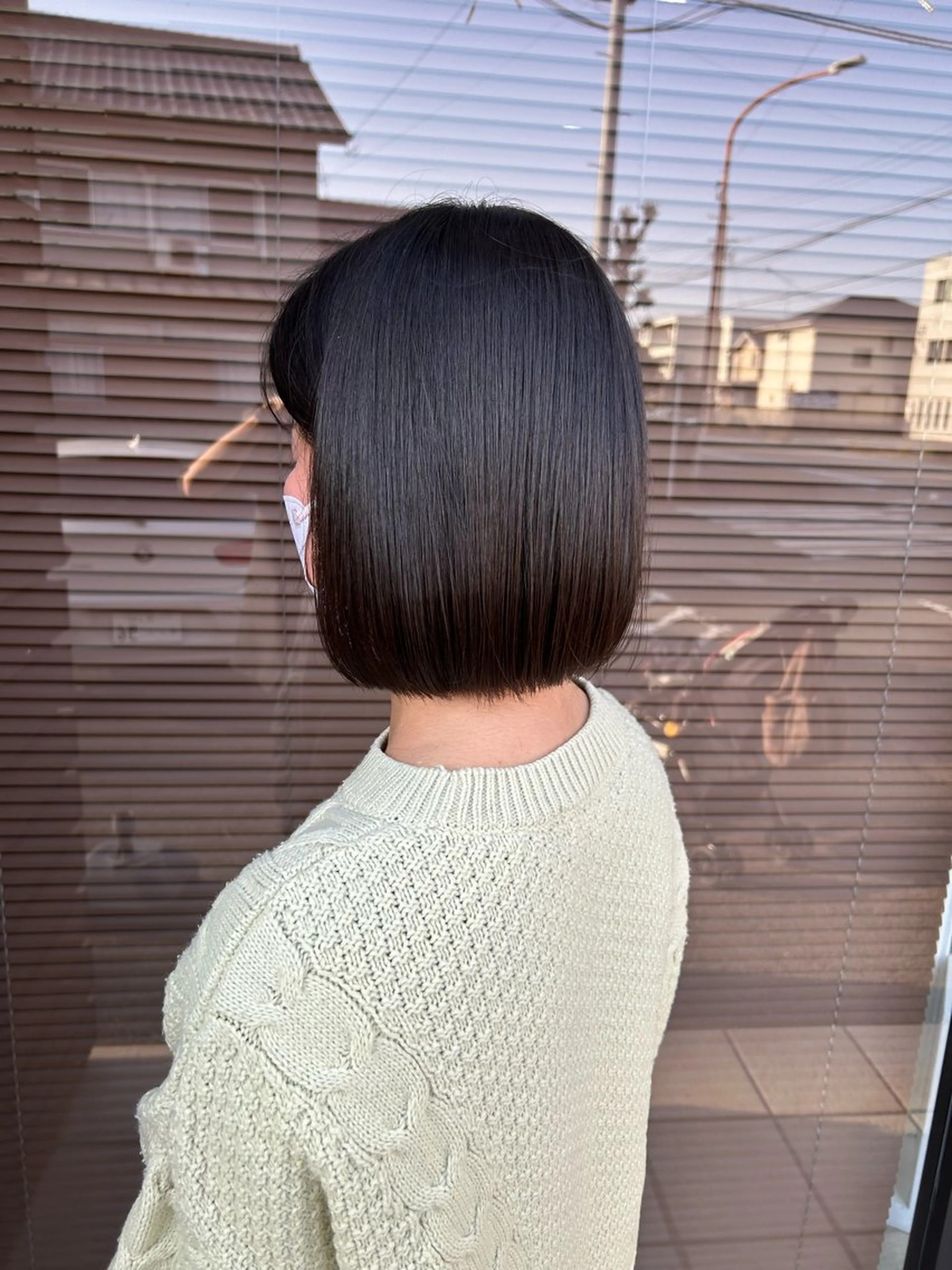 ミディアム カット ボブ/切りっぱなし/ 艶カラー/吉川清保のヘアスタイル