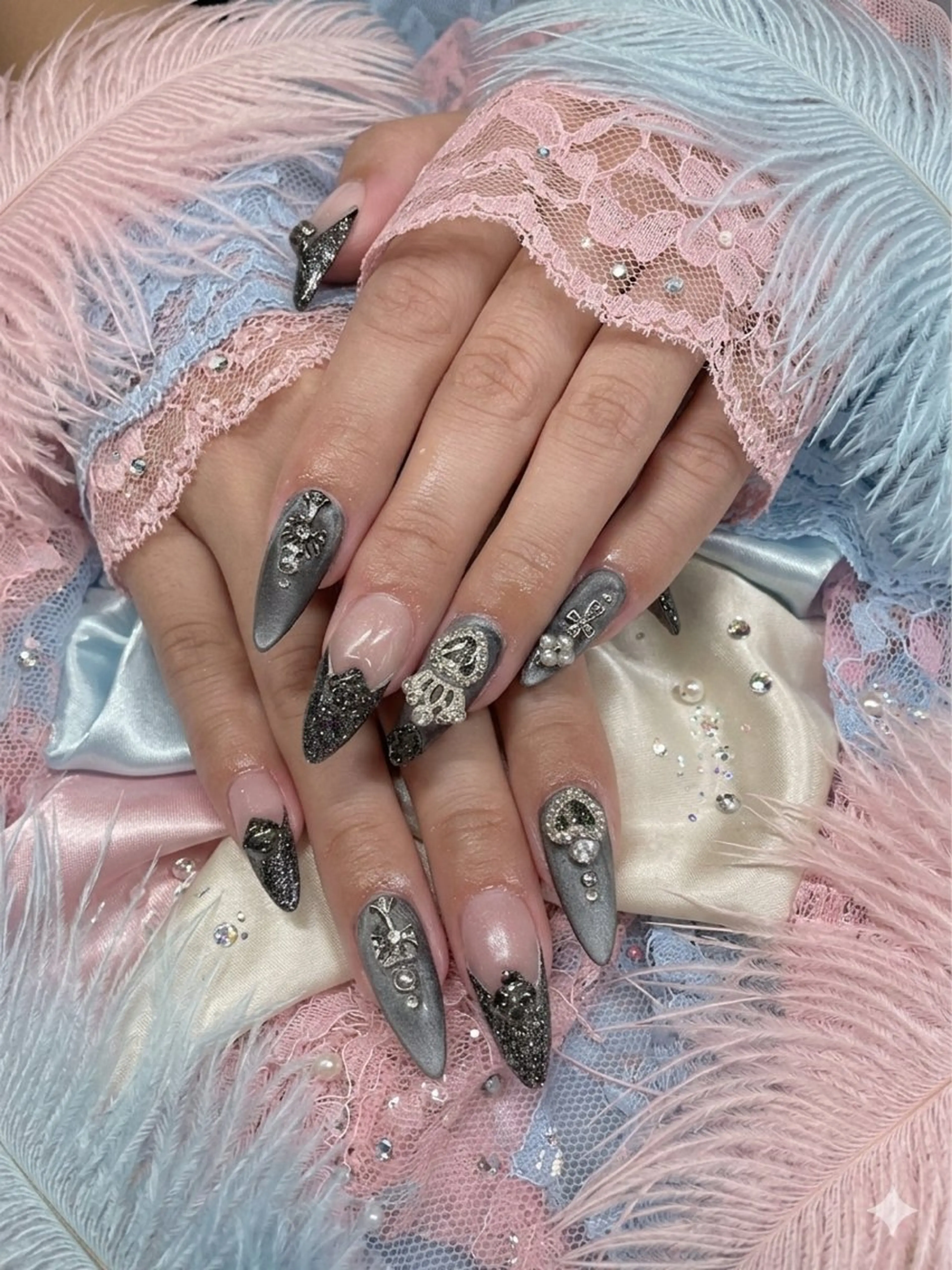 ネイル フレンチネイル ハート ラメ(グリッター) ロングネイル マグネットネイル ハンドネイル TUNEHA堂 (チュネハドウ)のネイルデザイン