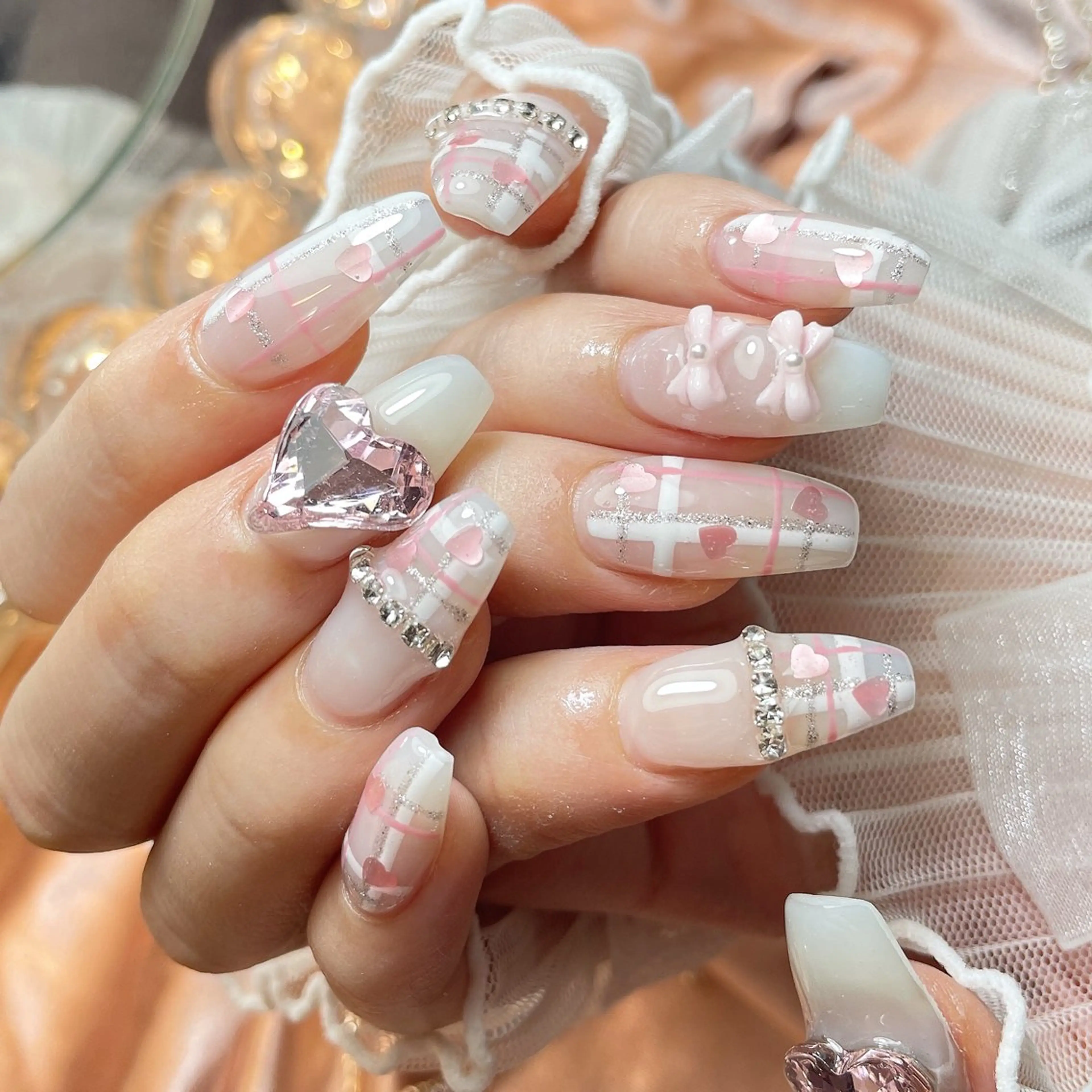 ネイル 23時まで❤︎韓国、 ワンホンネイルのネイルデザイン