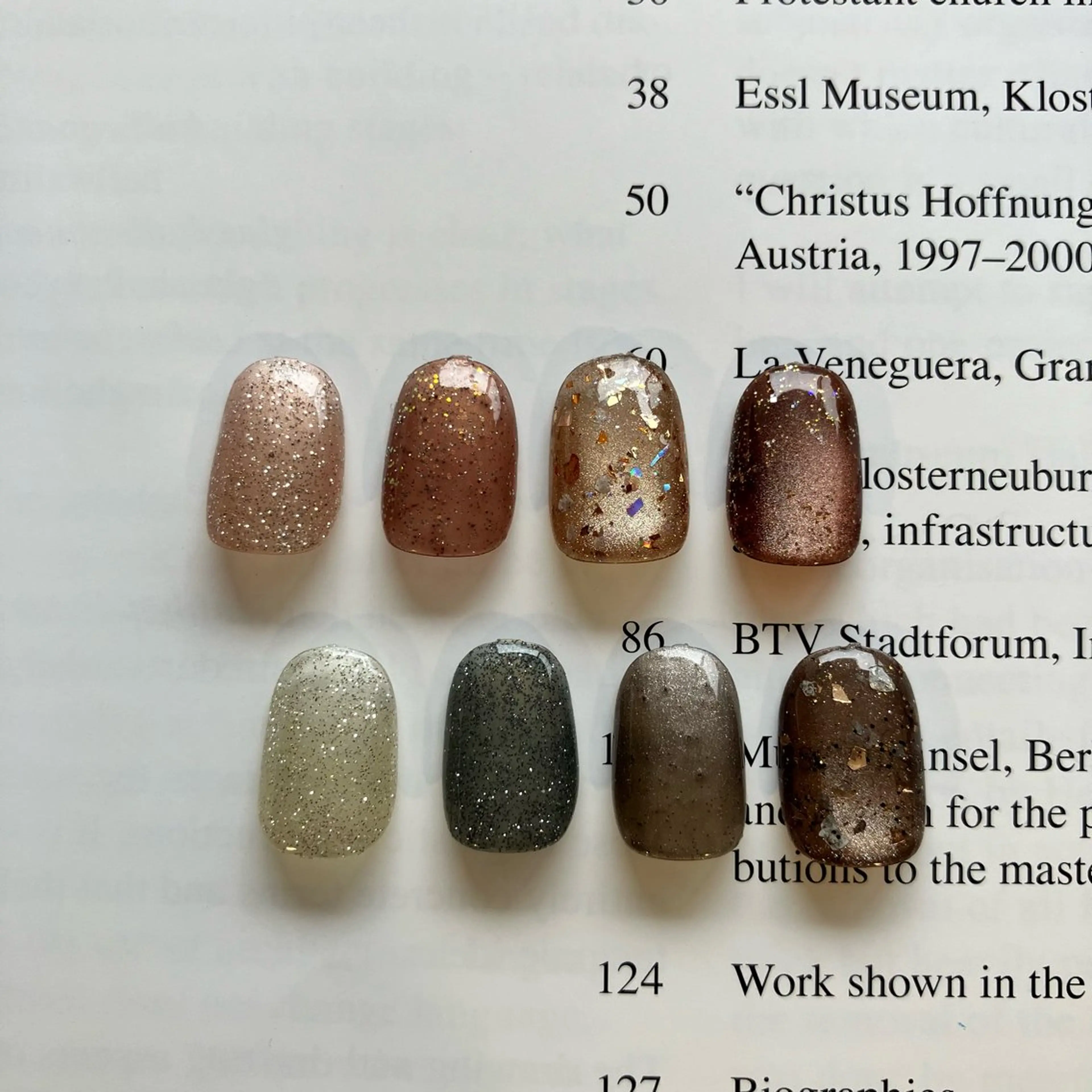 ネイル フラッシュネイル ラメ(グリッター) マグネットネイル 丹(TAN.) akariのネイルデザイン