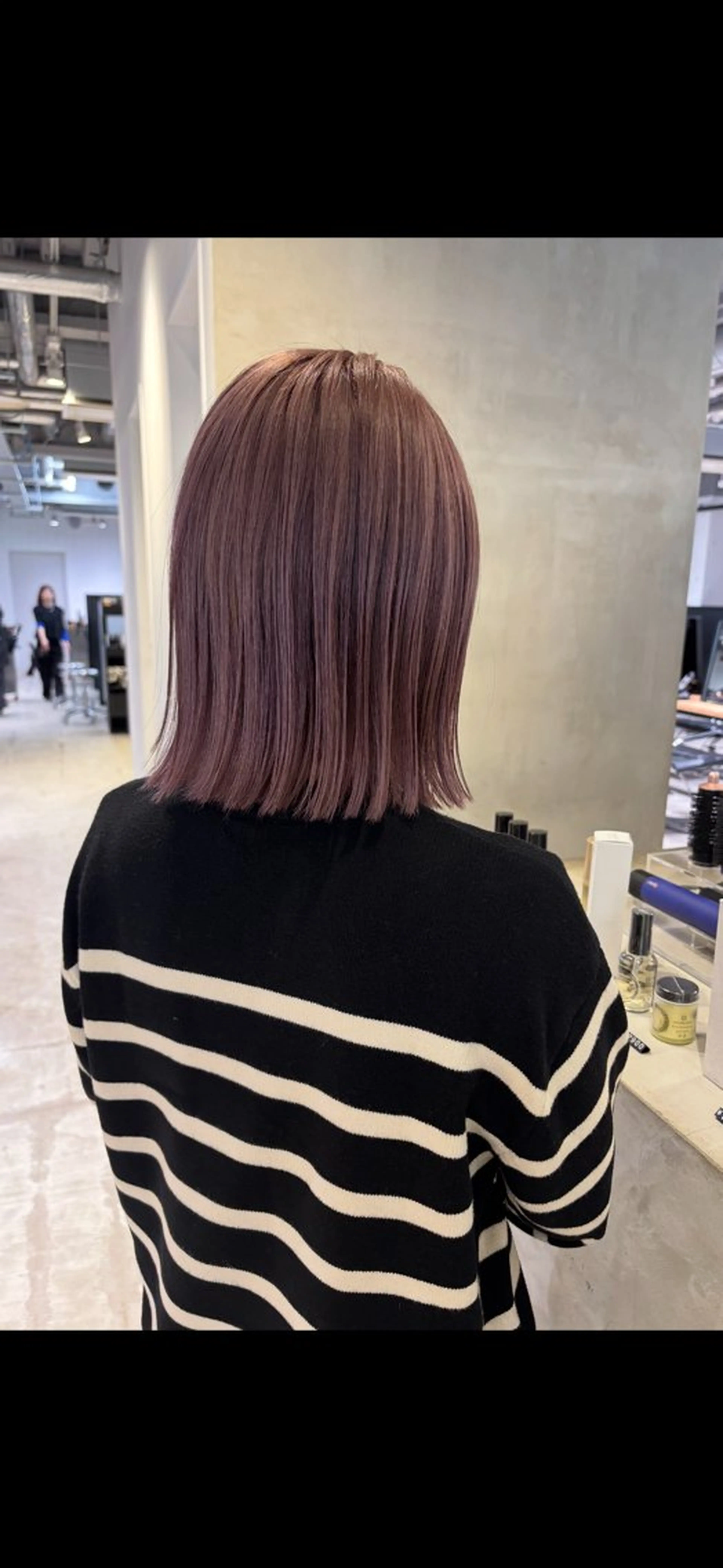 ミディアム ブリーチ/ハイトーン /大人バレイヤージュのヘアスタイル