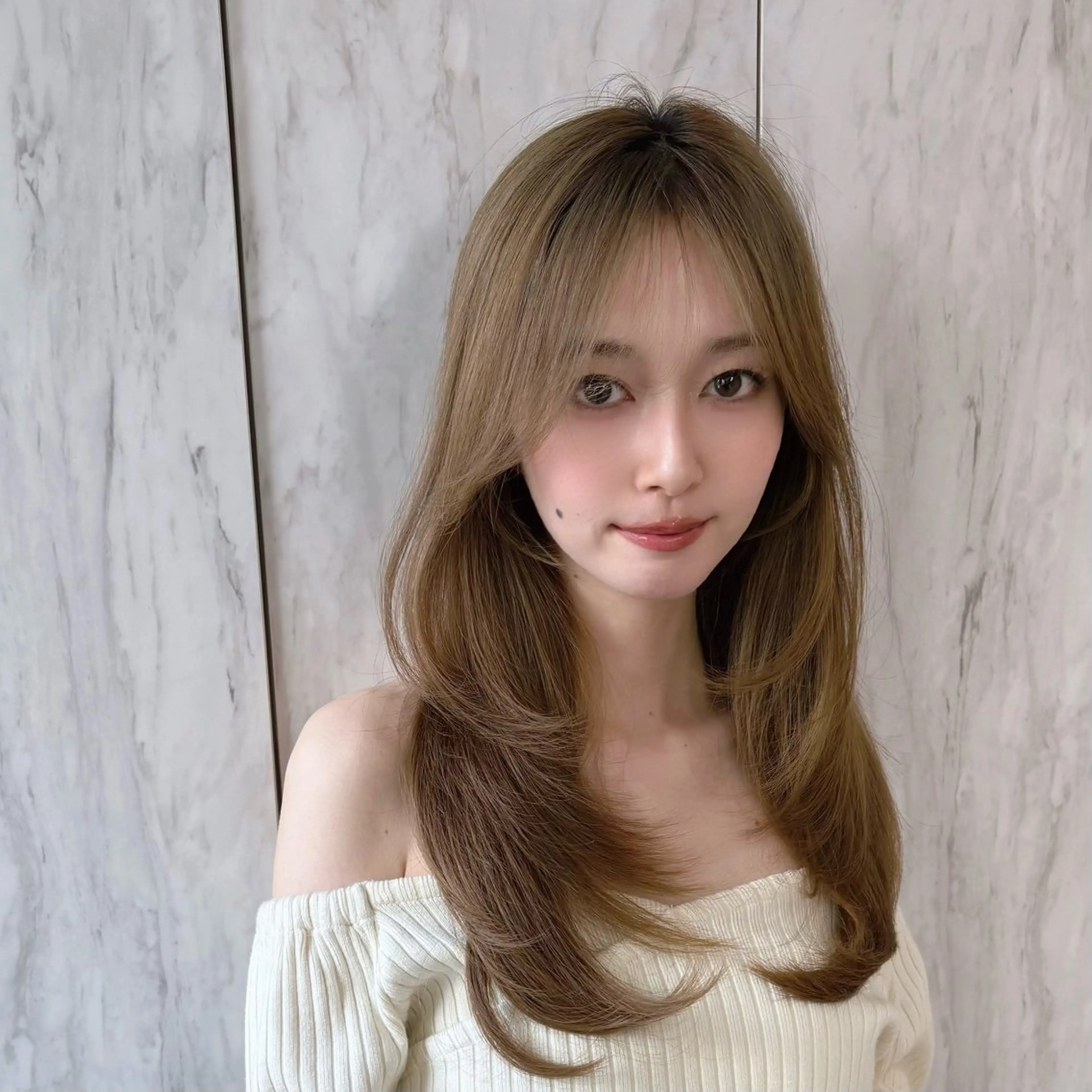 ミディアム ヘアカラー トリートメント 新宿/小顔レイヤー/ 顔まわり/西慶太朗のヘアスタイル