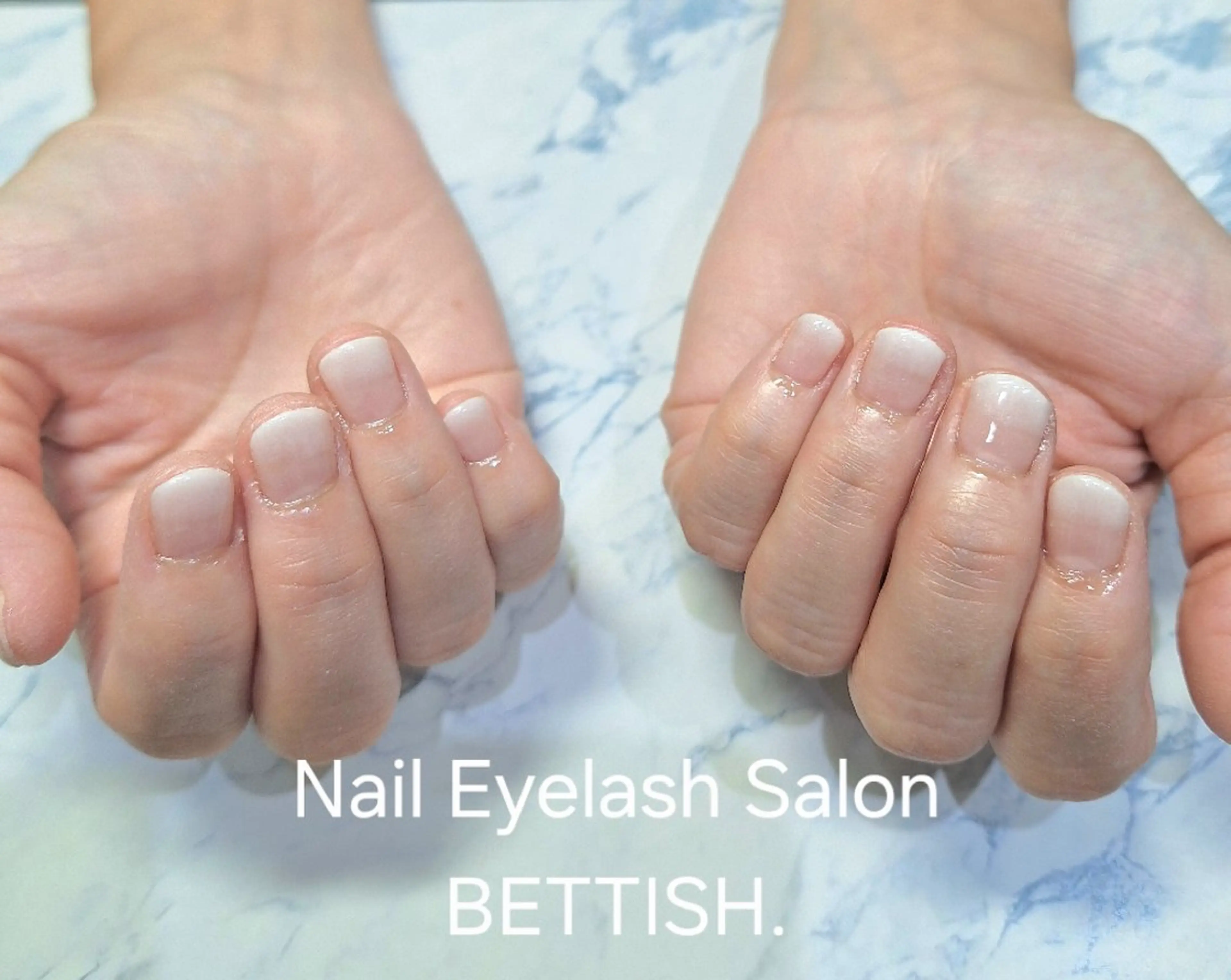 ネイル グラデーション ホワイト BETTISH　 　AIRIのネイルデザイン