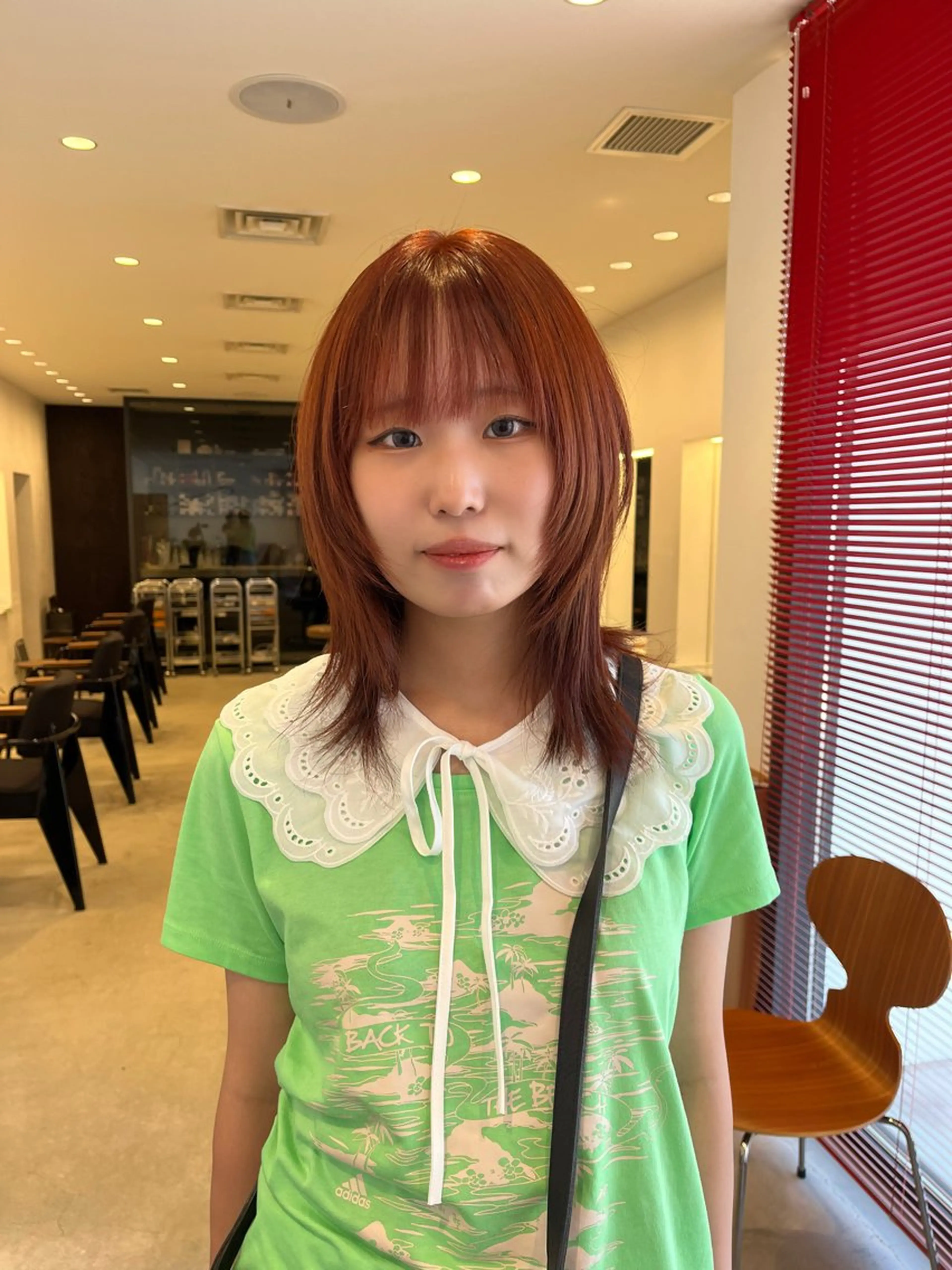 セミロング 羽鳥 菜々子のヘアスタイル