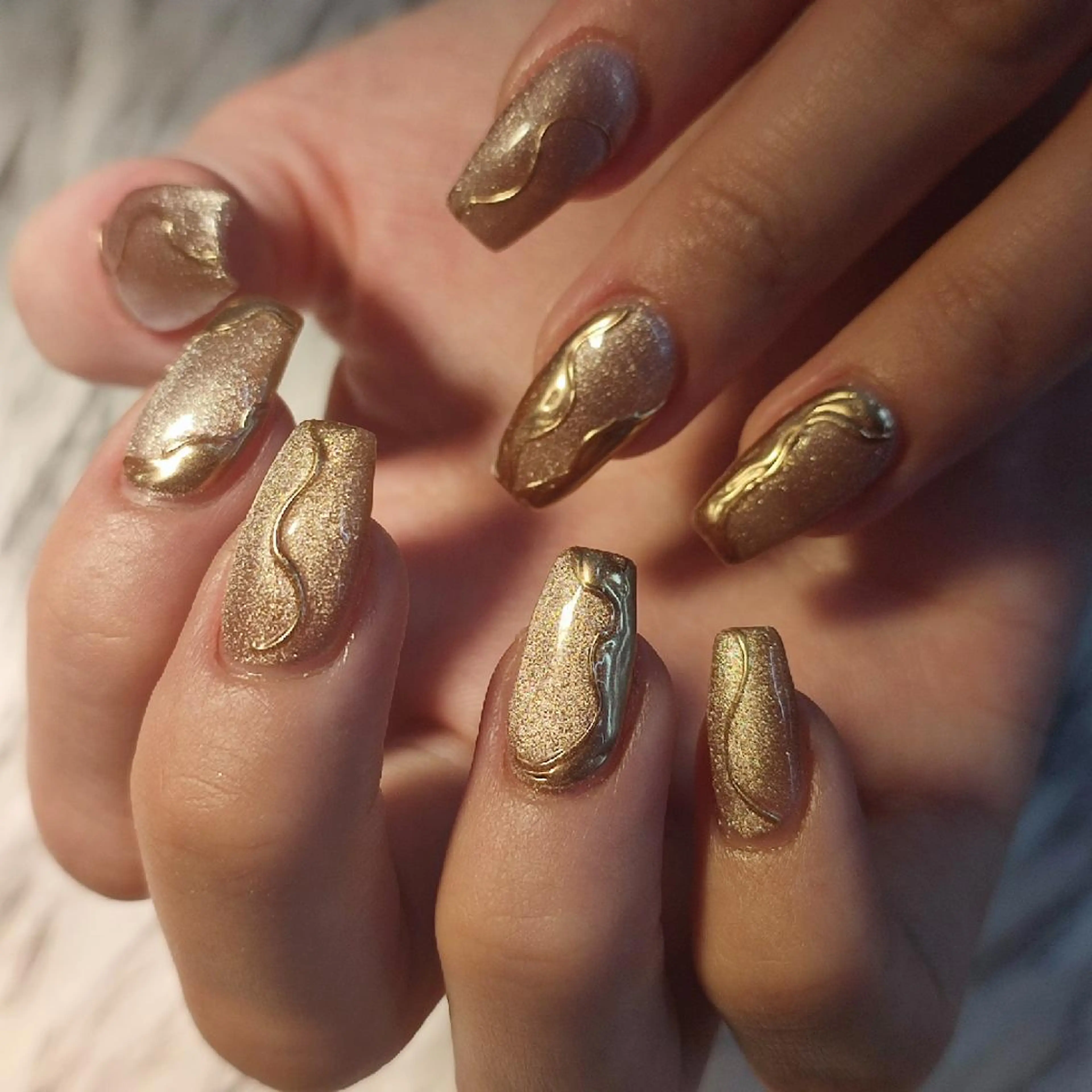 ネイル ハンドネイル RUNWAY 　　の眉毛・アイブロウイメージ