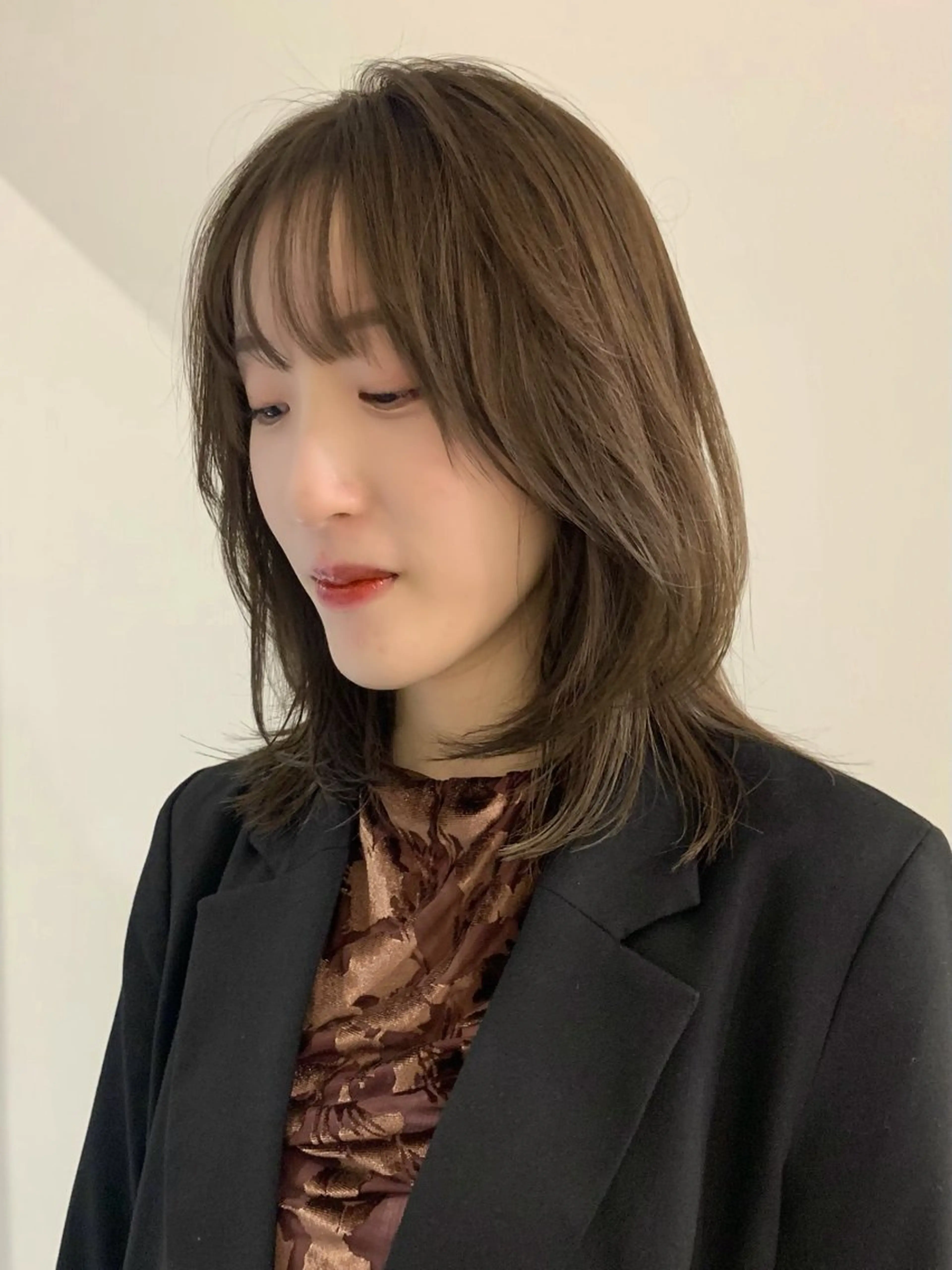 セミロング カラー ベージュカラー ブリーチ ダブルカラー ブリーチなしカラー オリーブベージュ ヘアカラー 落合希 Olivebeigeのヘアスタイル