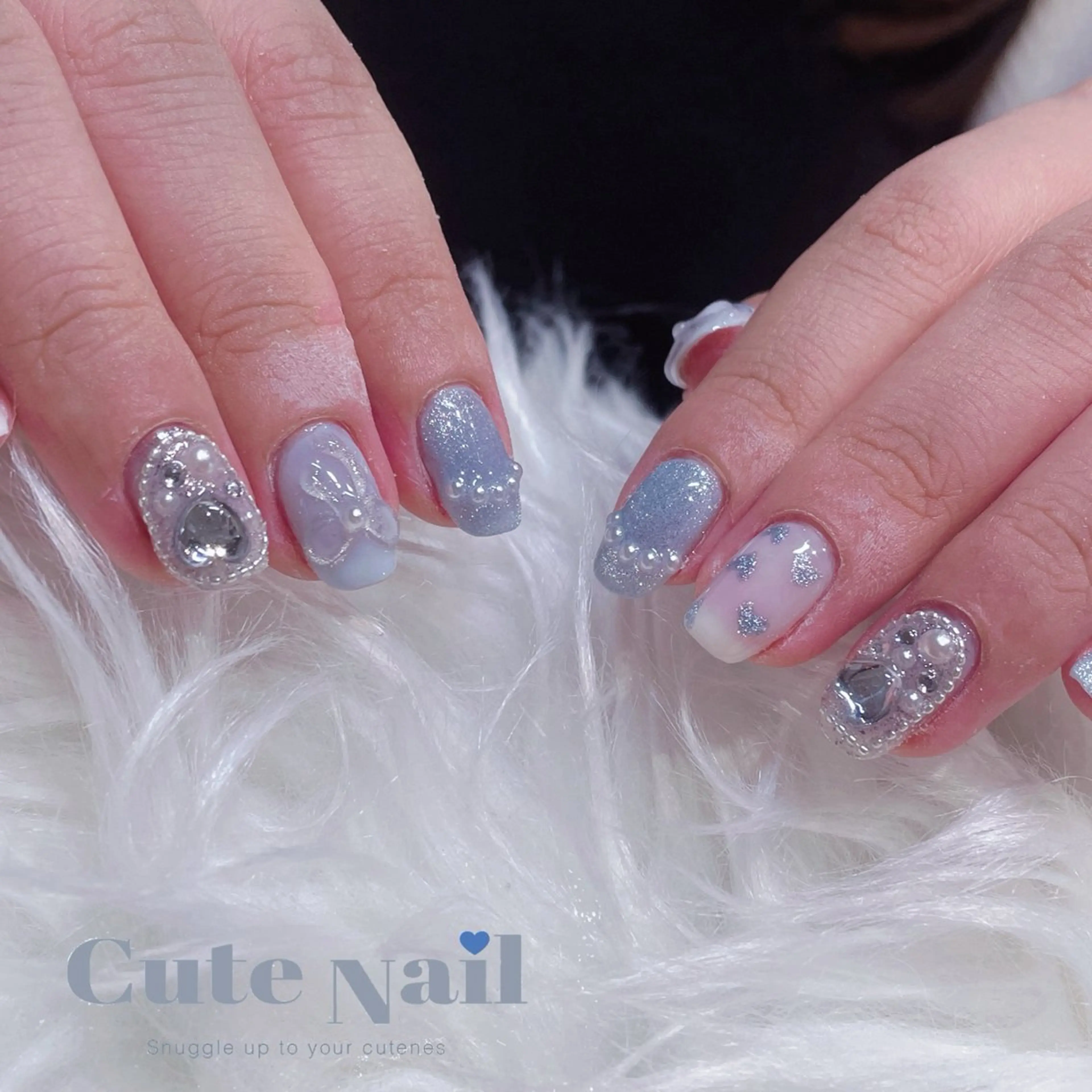 ネイル GO TODAY SHAiRE SALON原宿 Liber所属・️🫧もこ 艶感ネイル🫧のネイルデザイン