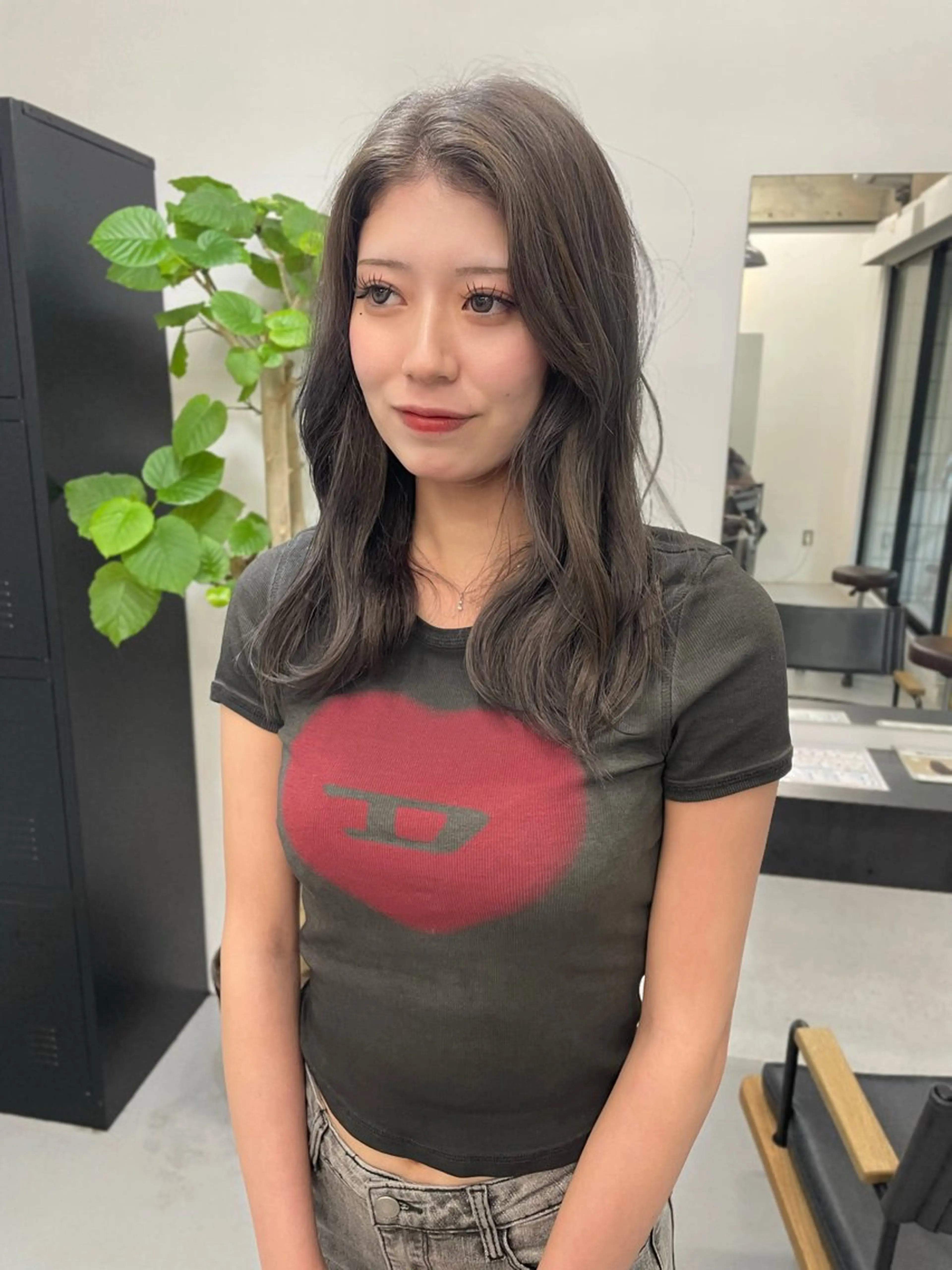 ミディアム カラー 透明感カラー ヘアカラー トリートメント カットモデル/ ハイトーン/ゆうあのヘアスタイル