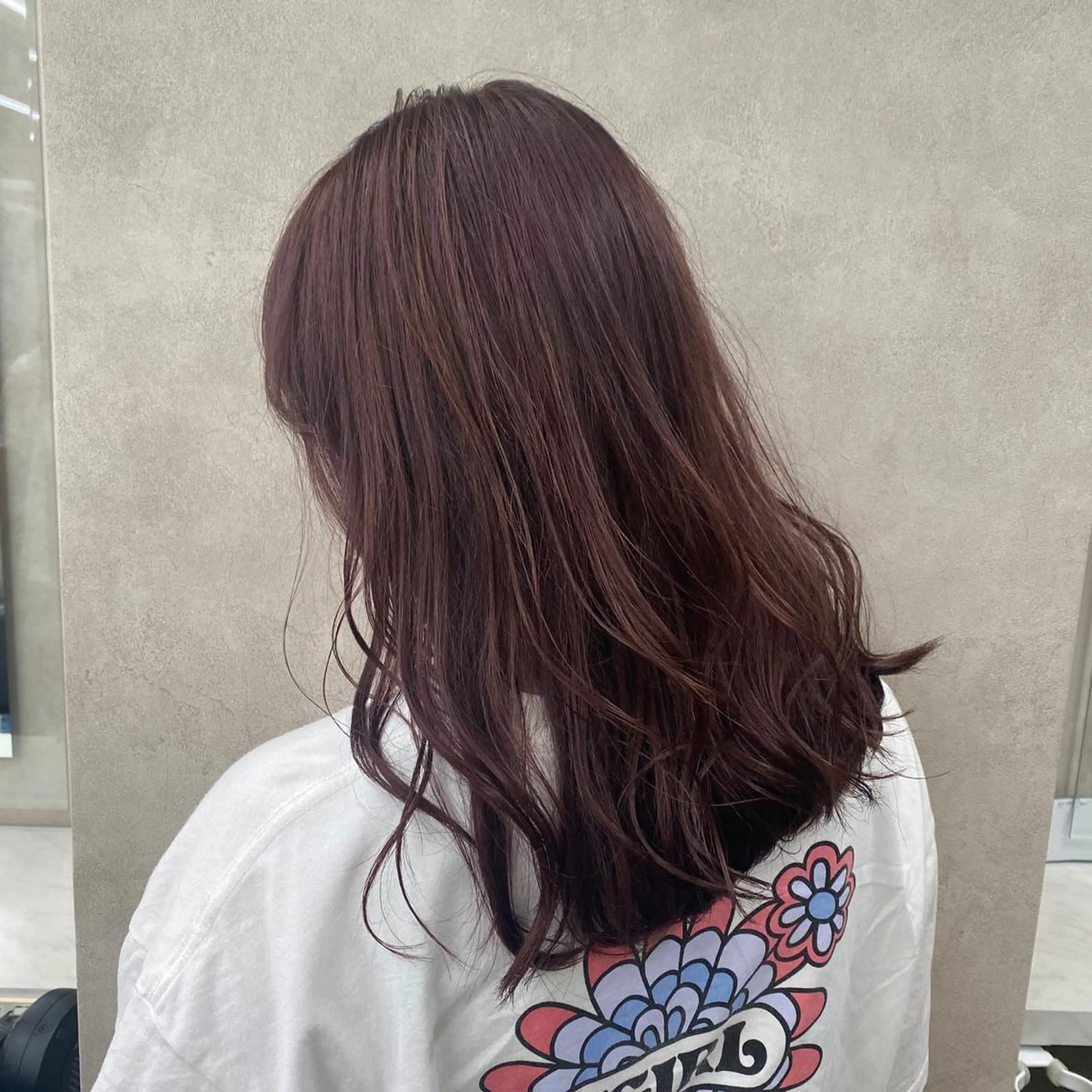 セミロング カラー パーマ ヘアアレンジ ネイル マツエク・マツパ 韓国風ベージュ🤎 赤みなし🌿横浜🤎のヘアスタイル