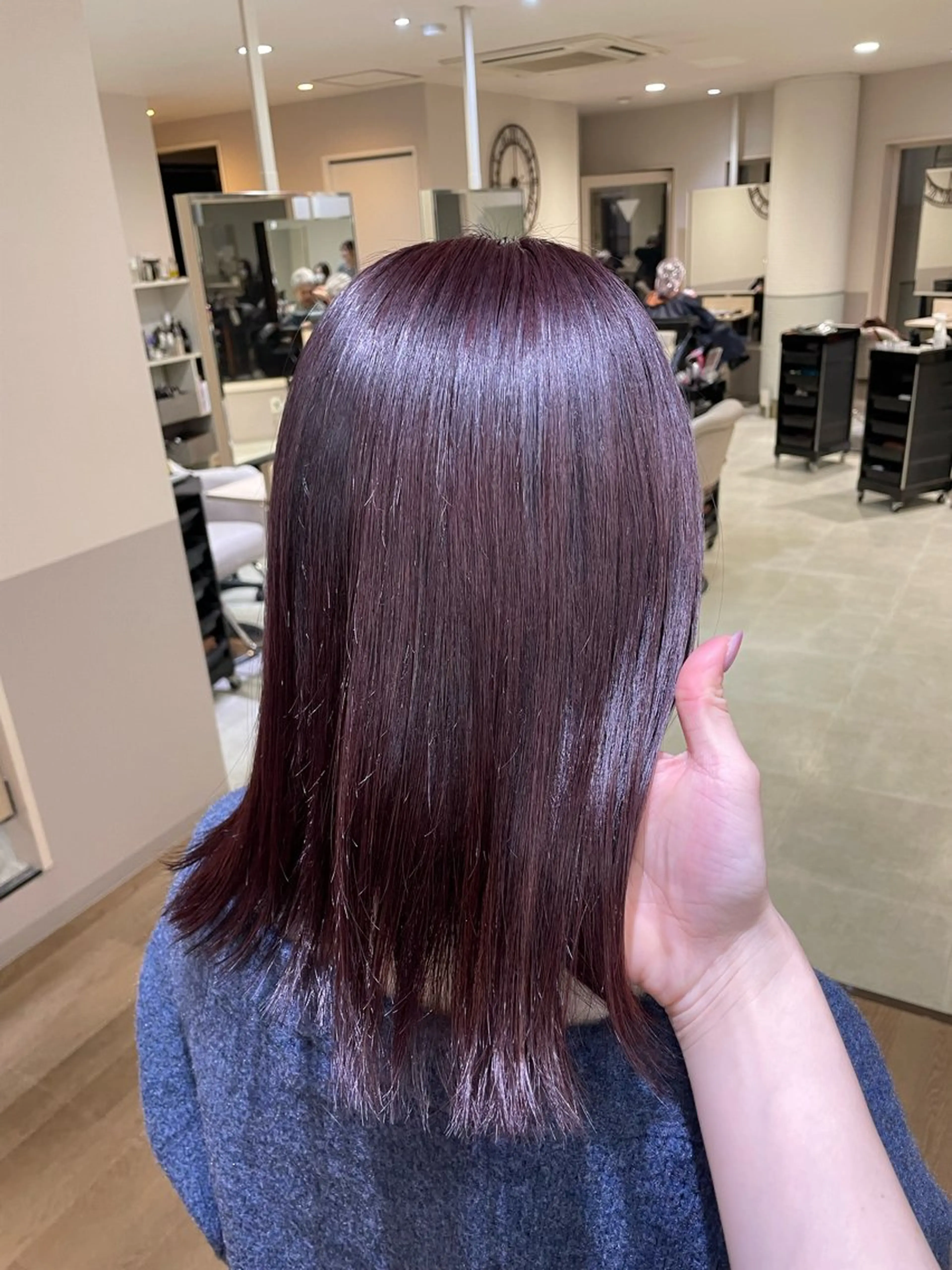 ミディアム カット ヘアカラー トリートメント ayano / 透明感・くすみカラーのヘアスタイル