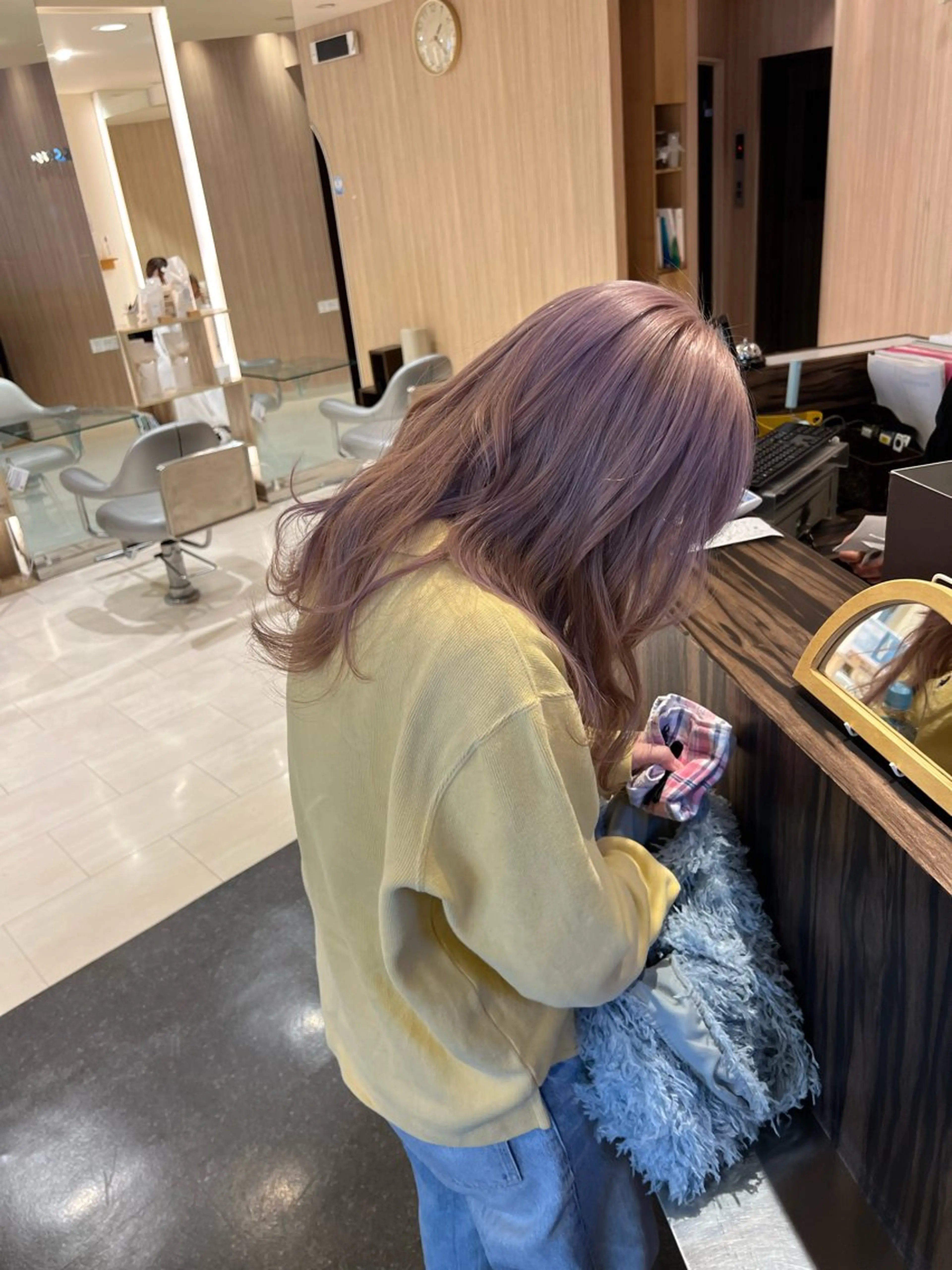 カラー 久永 菫のヘアスタイル