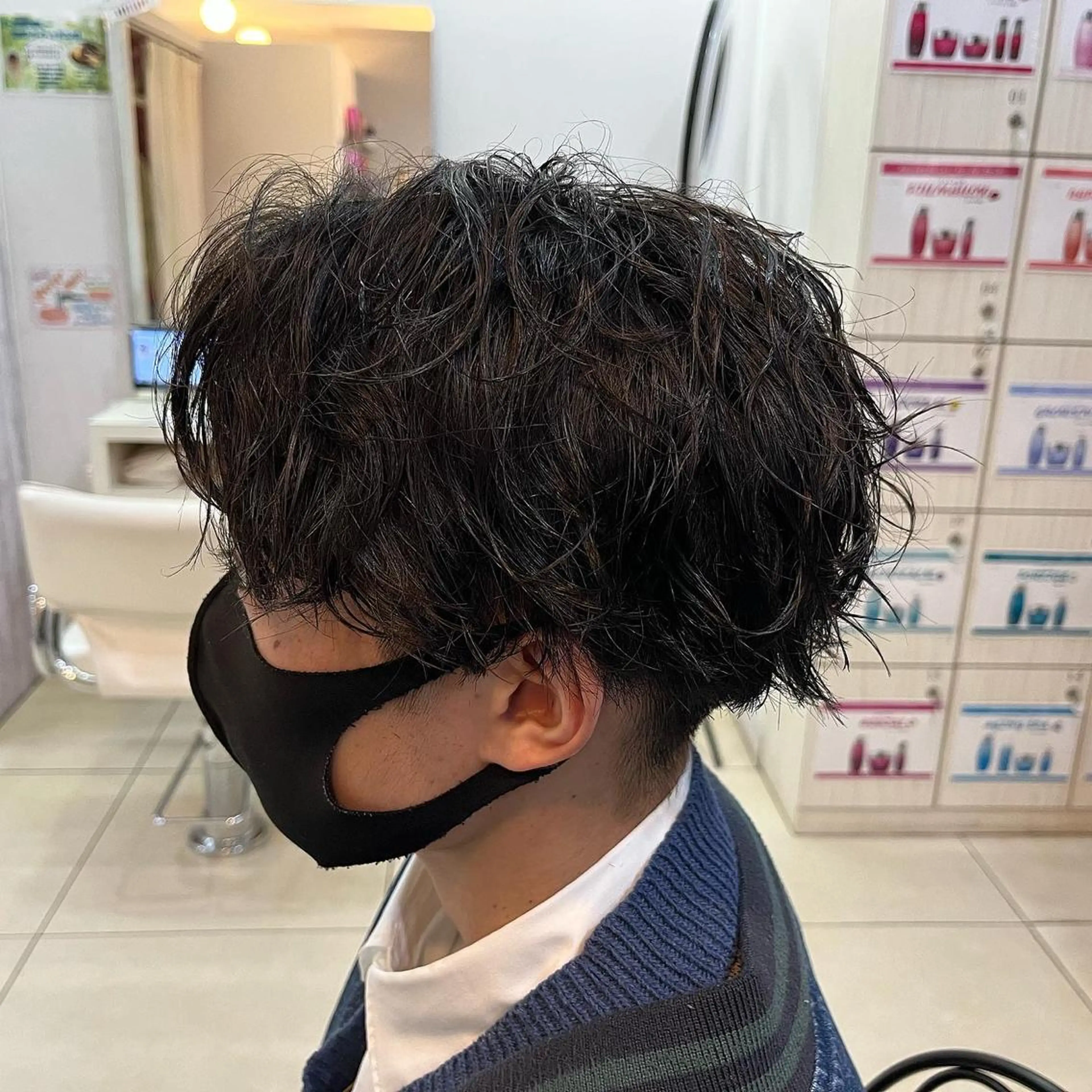 ミディアム パーマ メンズ センターパート カット パーマ 韓国風メンズ/毛流れ ヘアなら須田龍世のヘアスタイル