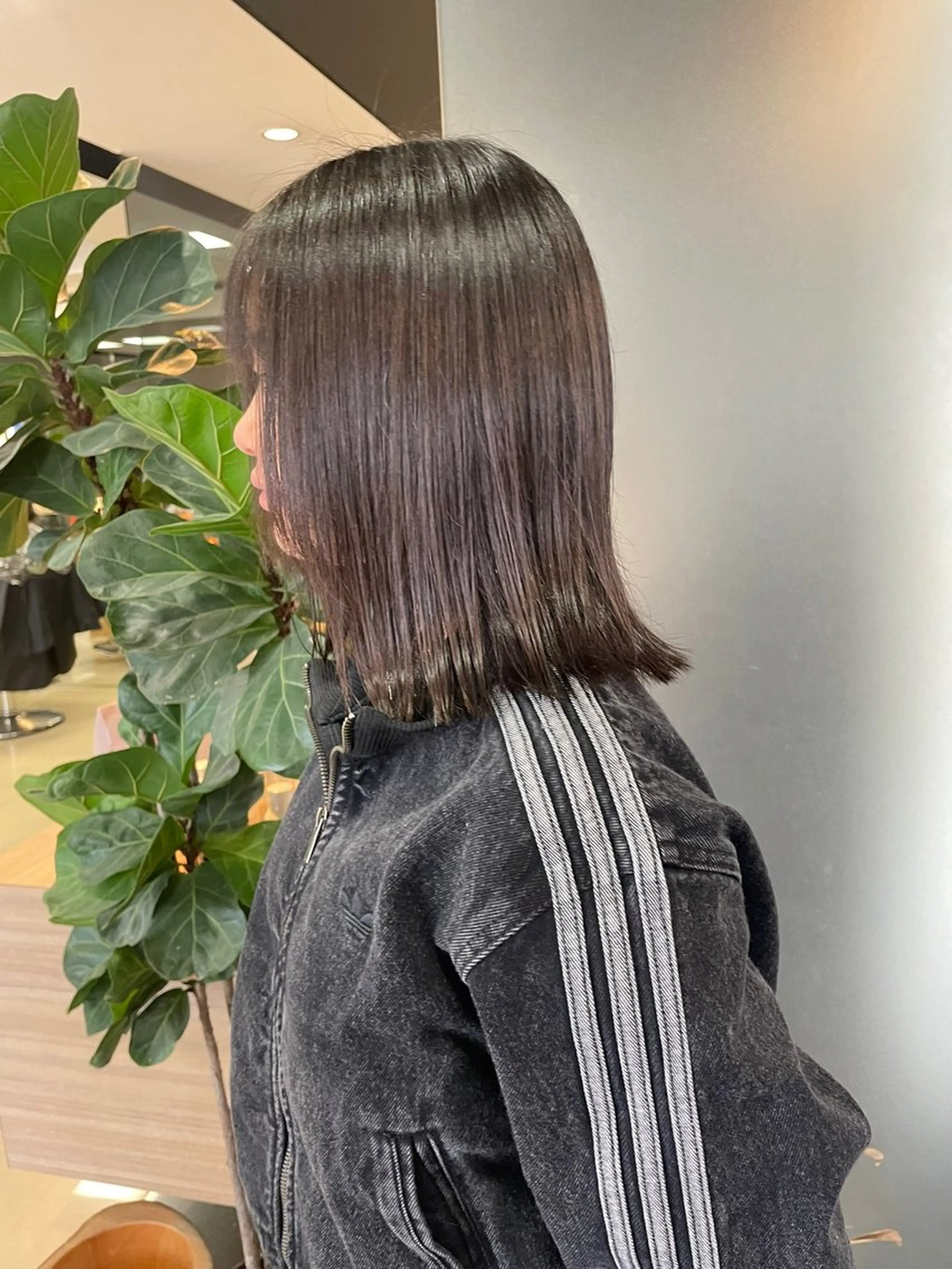 ミディアム カット ハイトーン/パーソナ ルカラー診断・ユキノのヘアスタイル